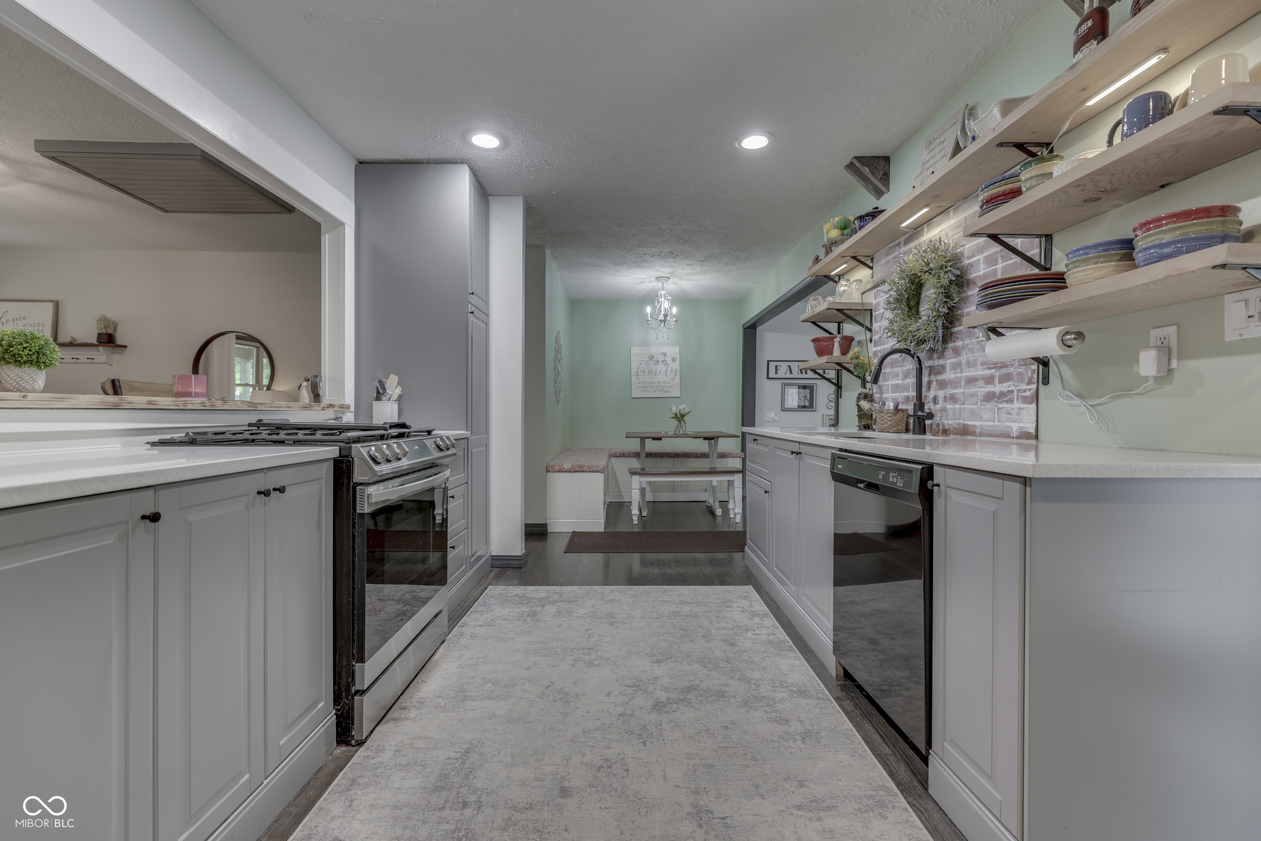 110 N Tresslar Avenue