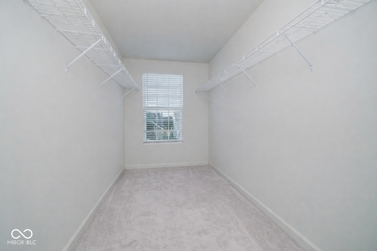 6944 Oakcrest Drive