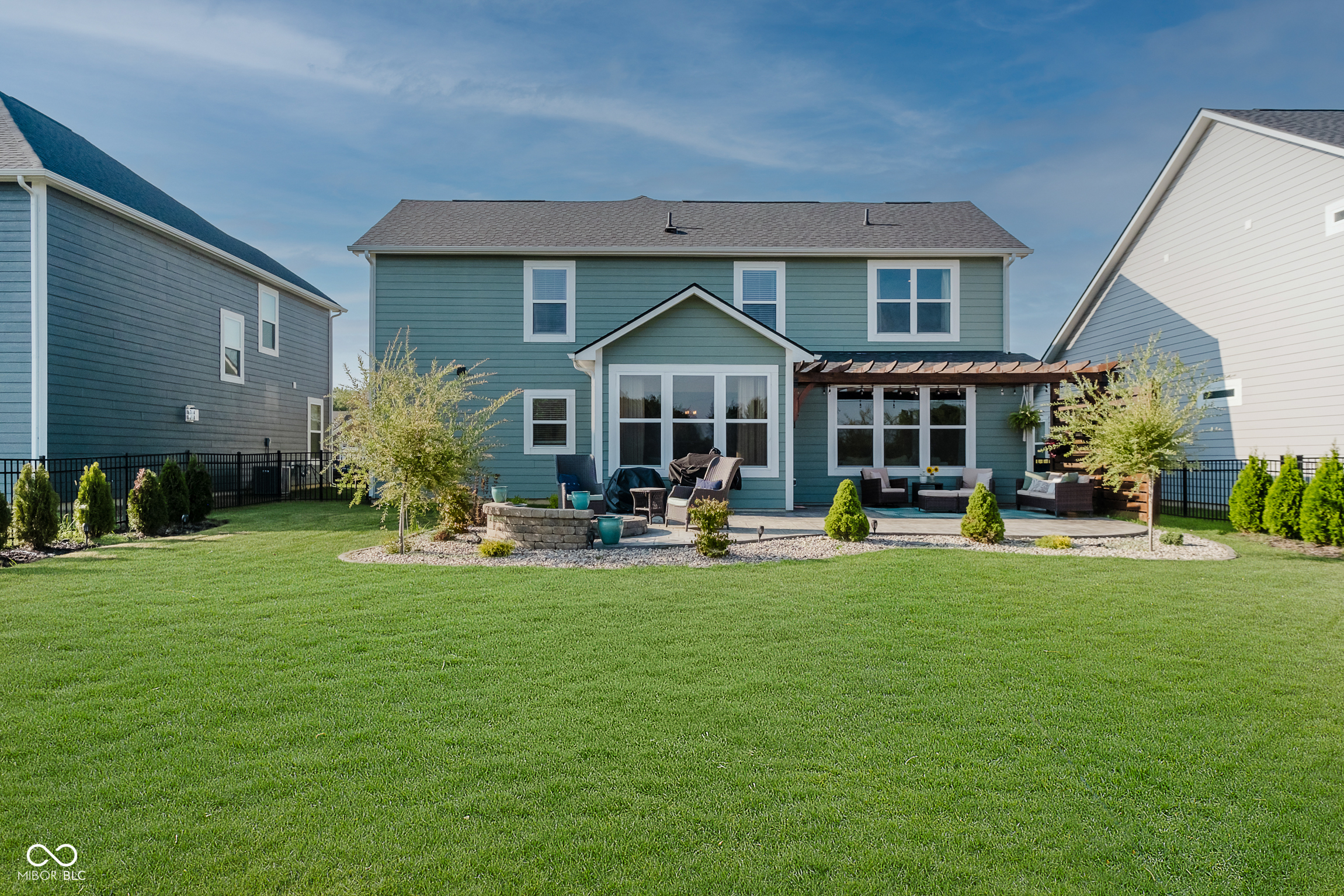 6944 Oakcrest Drive