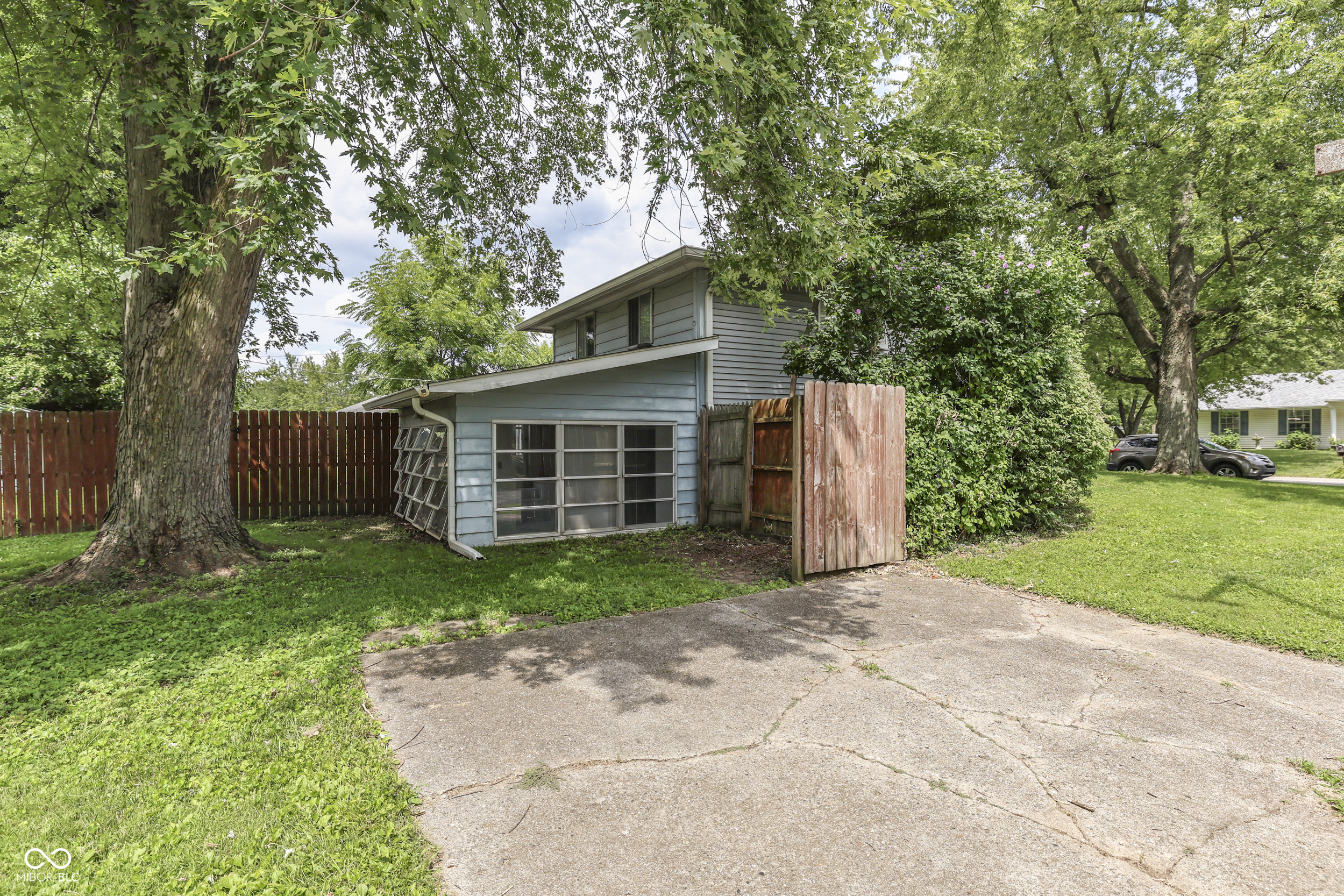 1110 Barefoot Trail