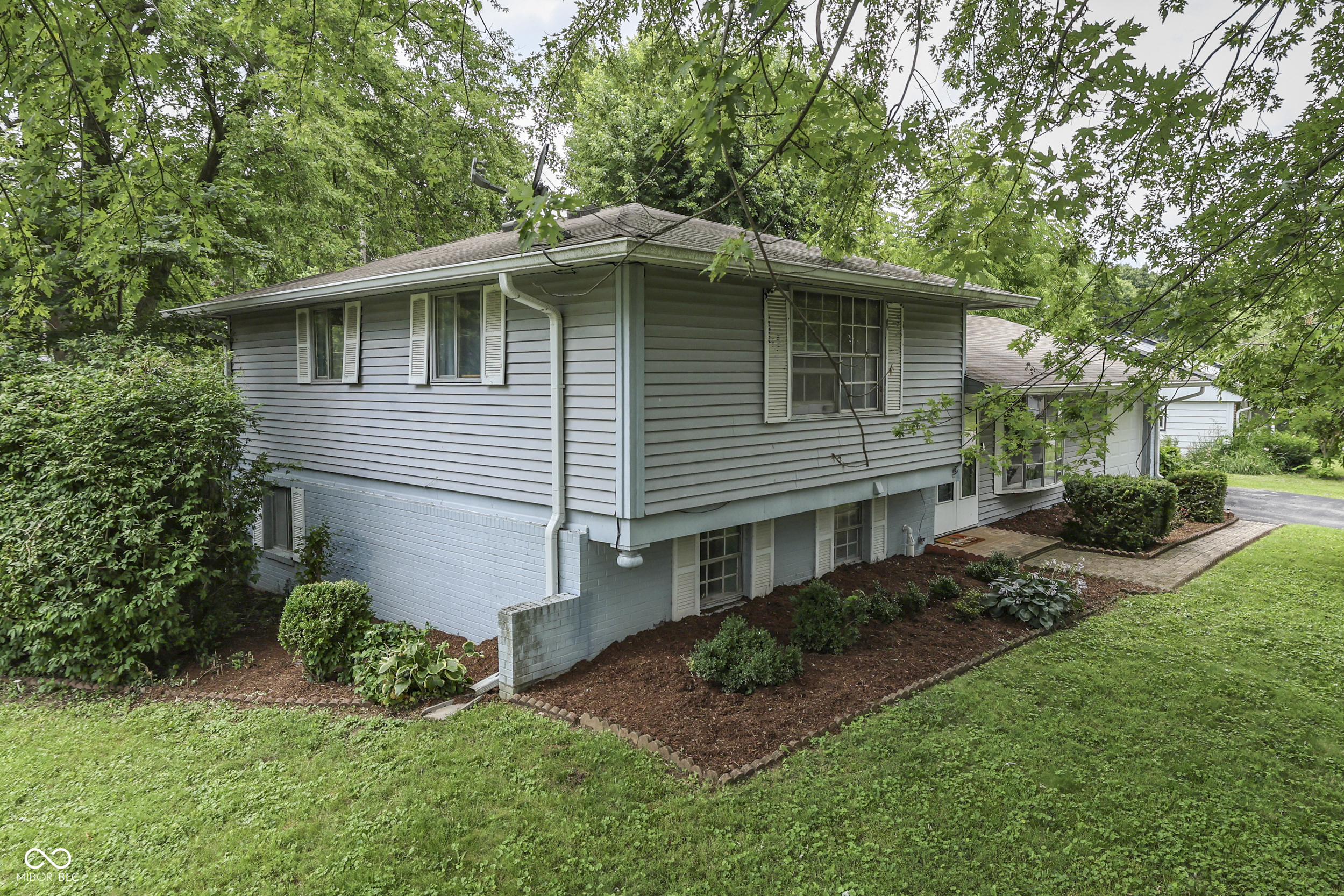 1110 Barefoot Trail