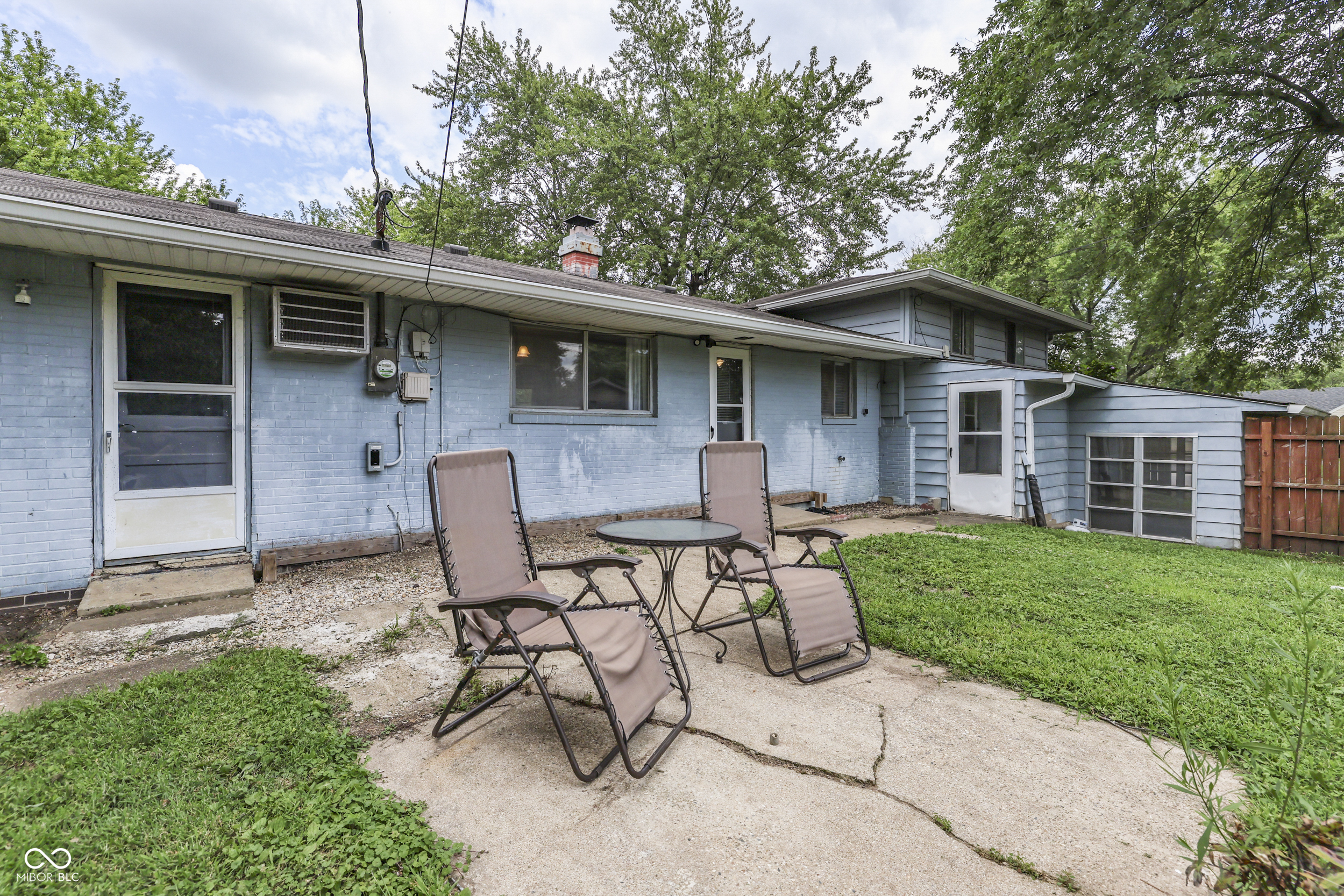 1110 Barefoot Trail