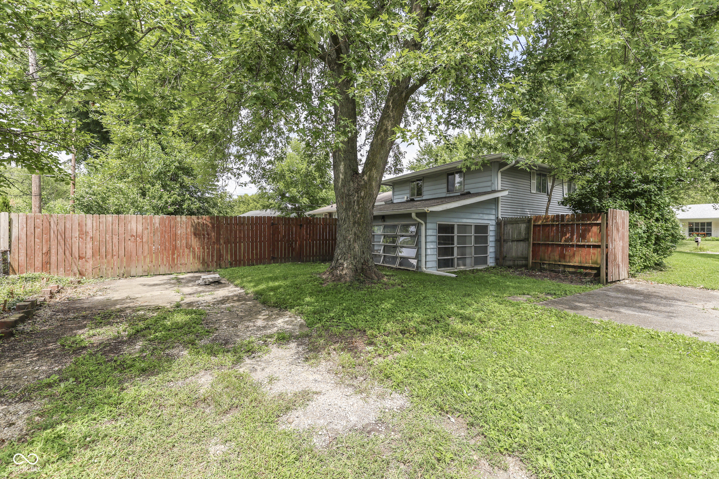 1110 Barefoot Trail