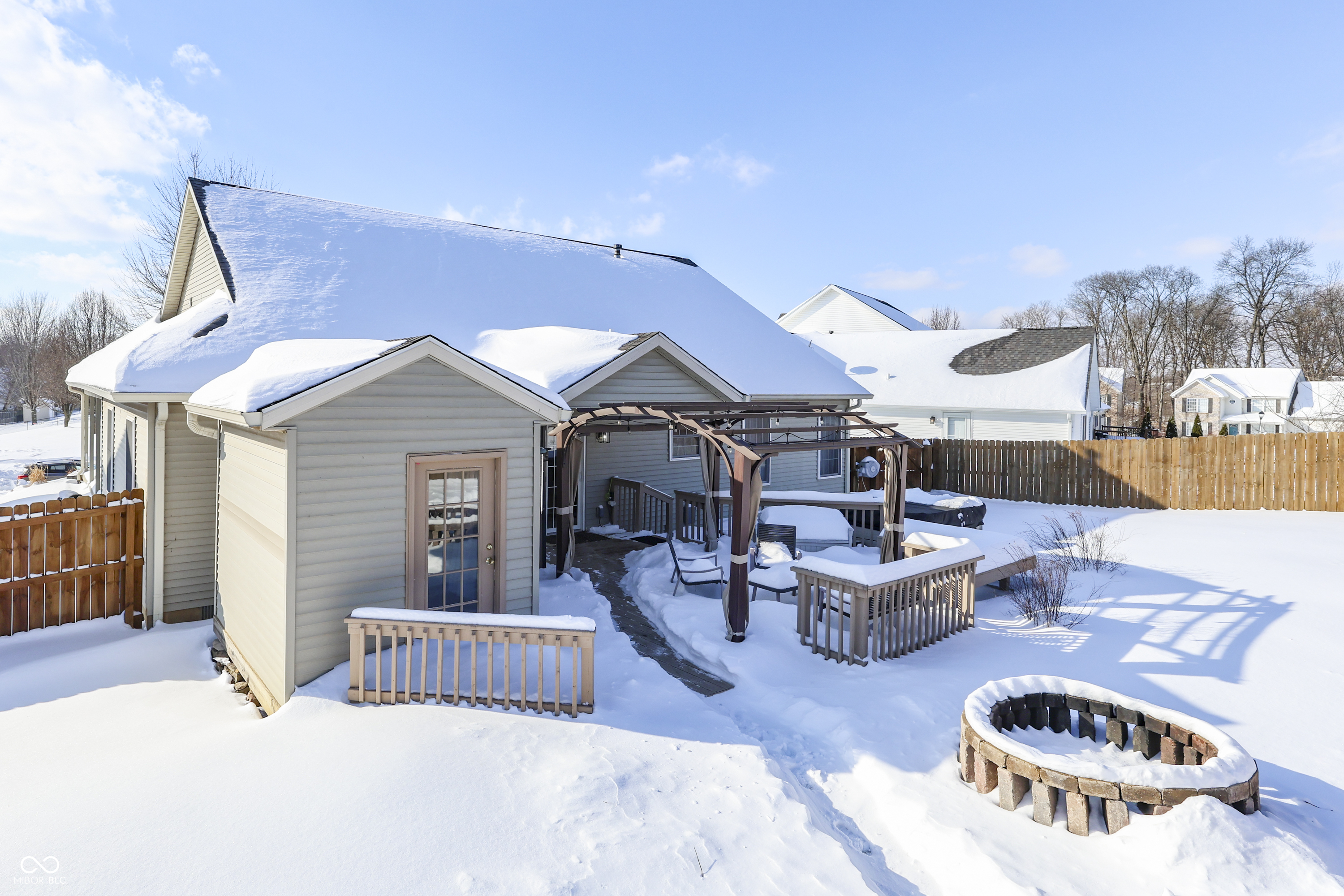 4586 N Shadow Wood Drive