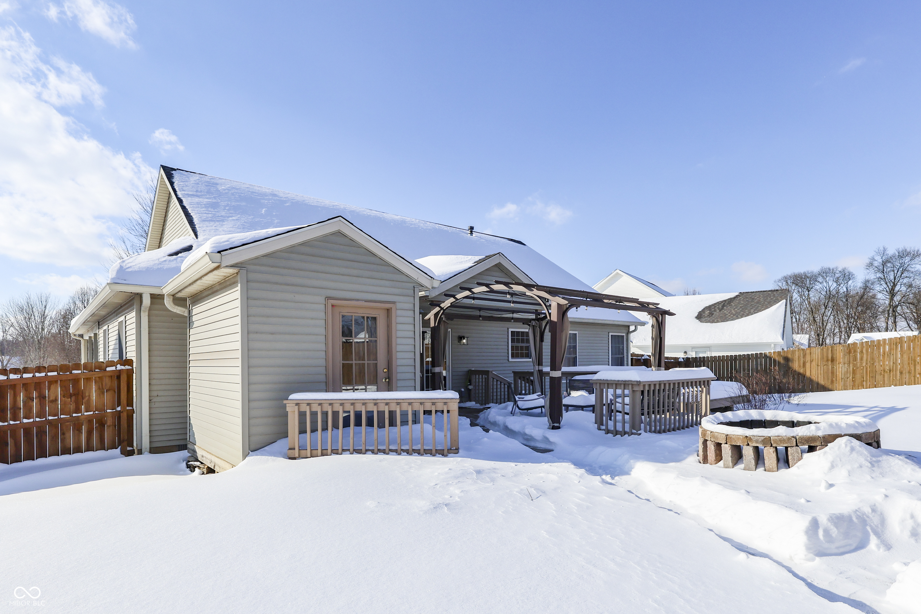 4586 N Shadow Wood Drive