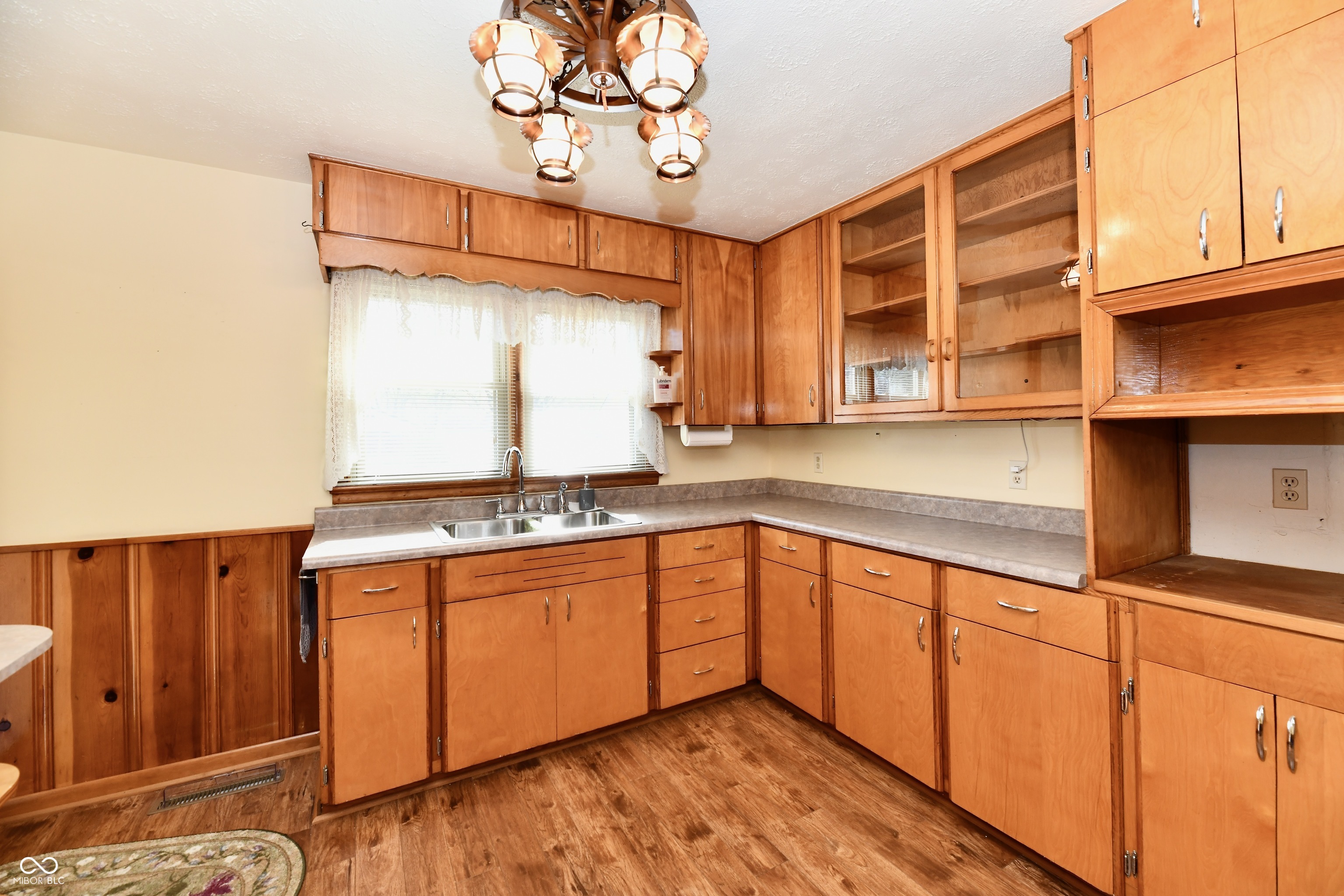 3955 W Fairview Road