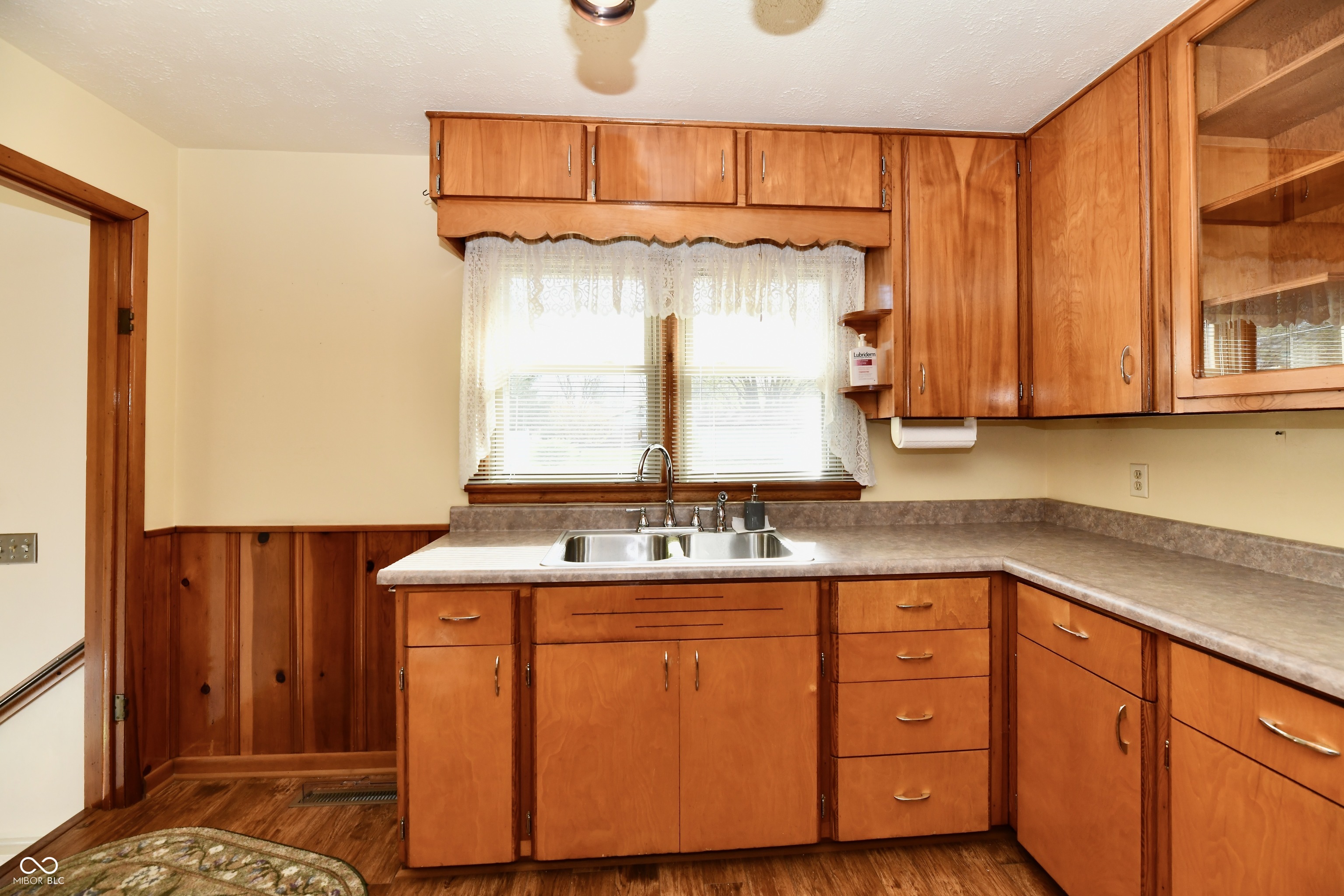 3955 W Fairview Road