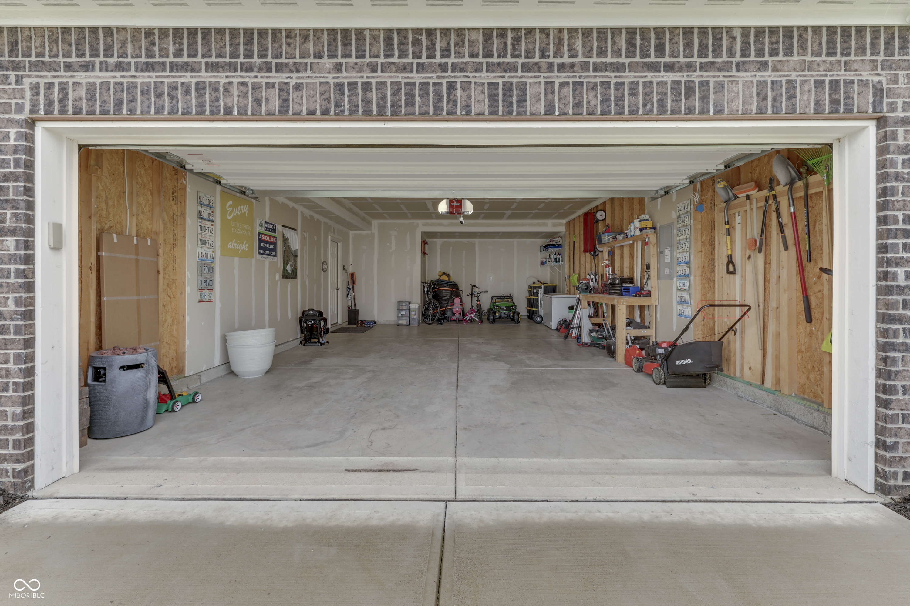 607 N Crystal Drive