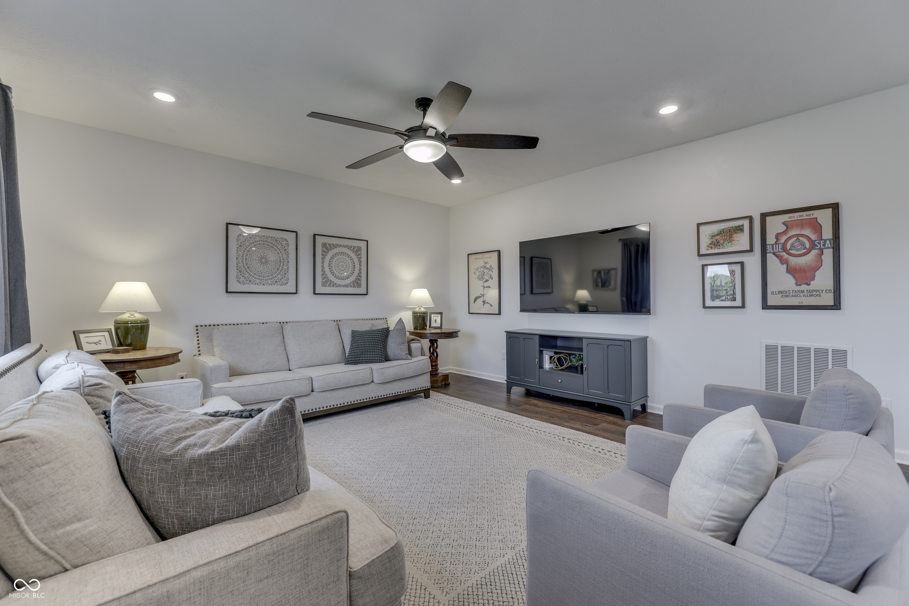 607 N Crystal Drive