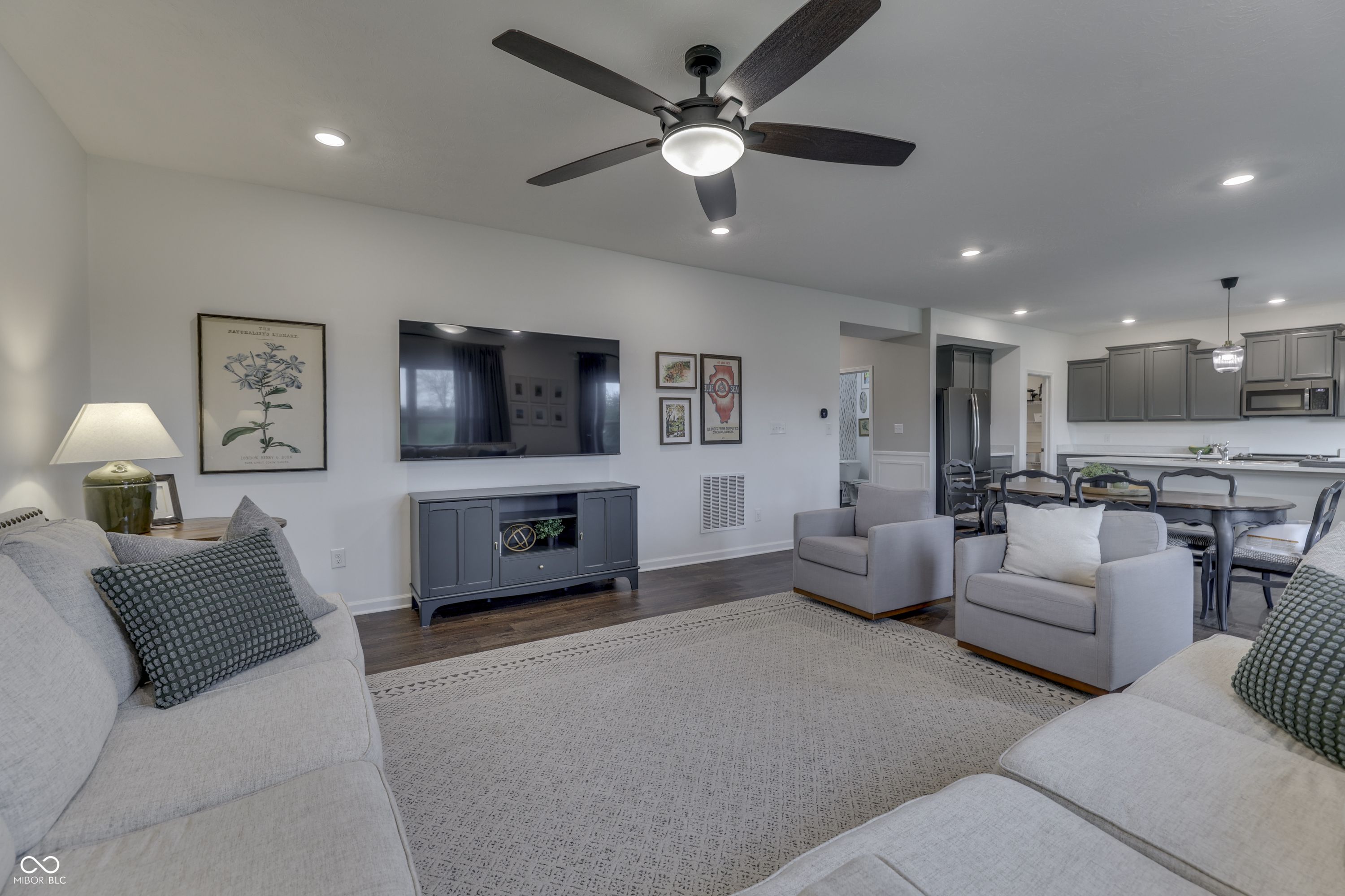 607 N Crystal Drive