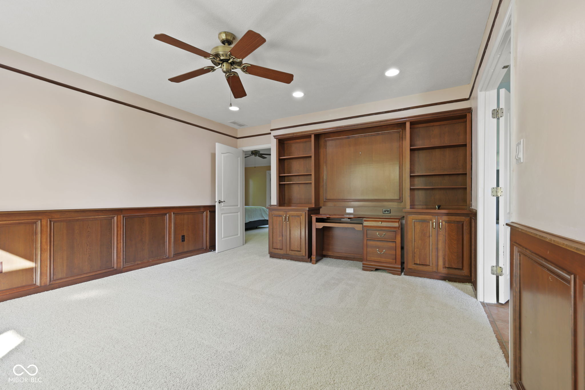 4568 N State Road 9