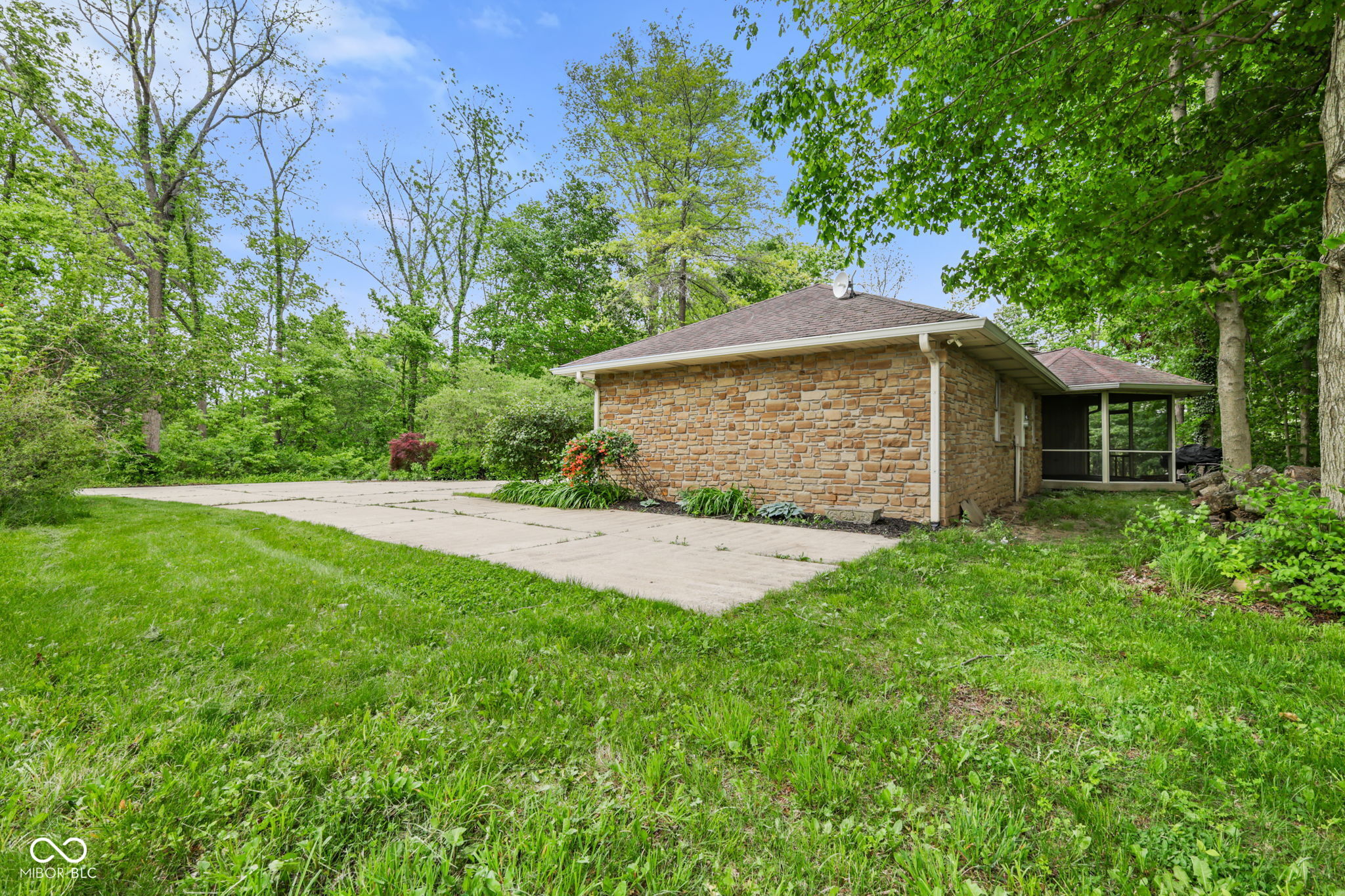 4568 N State Road 9