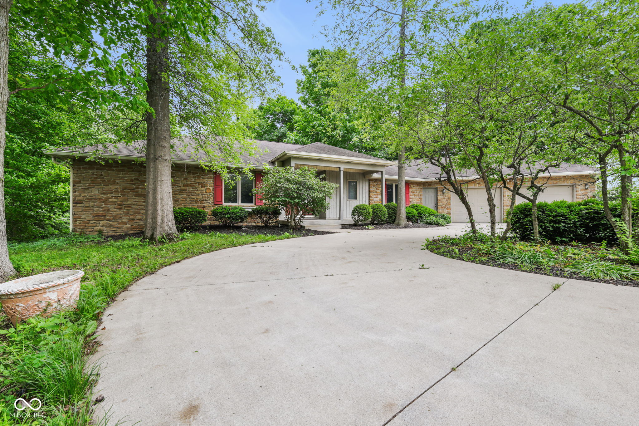 4568 N State Road 9
