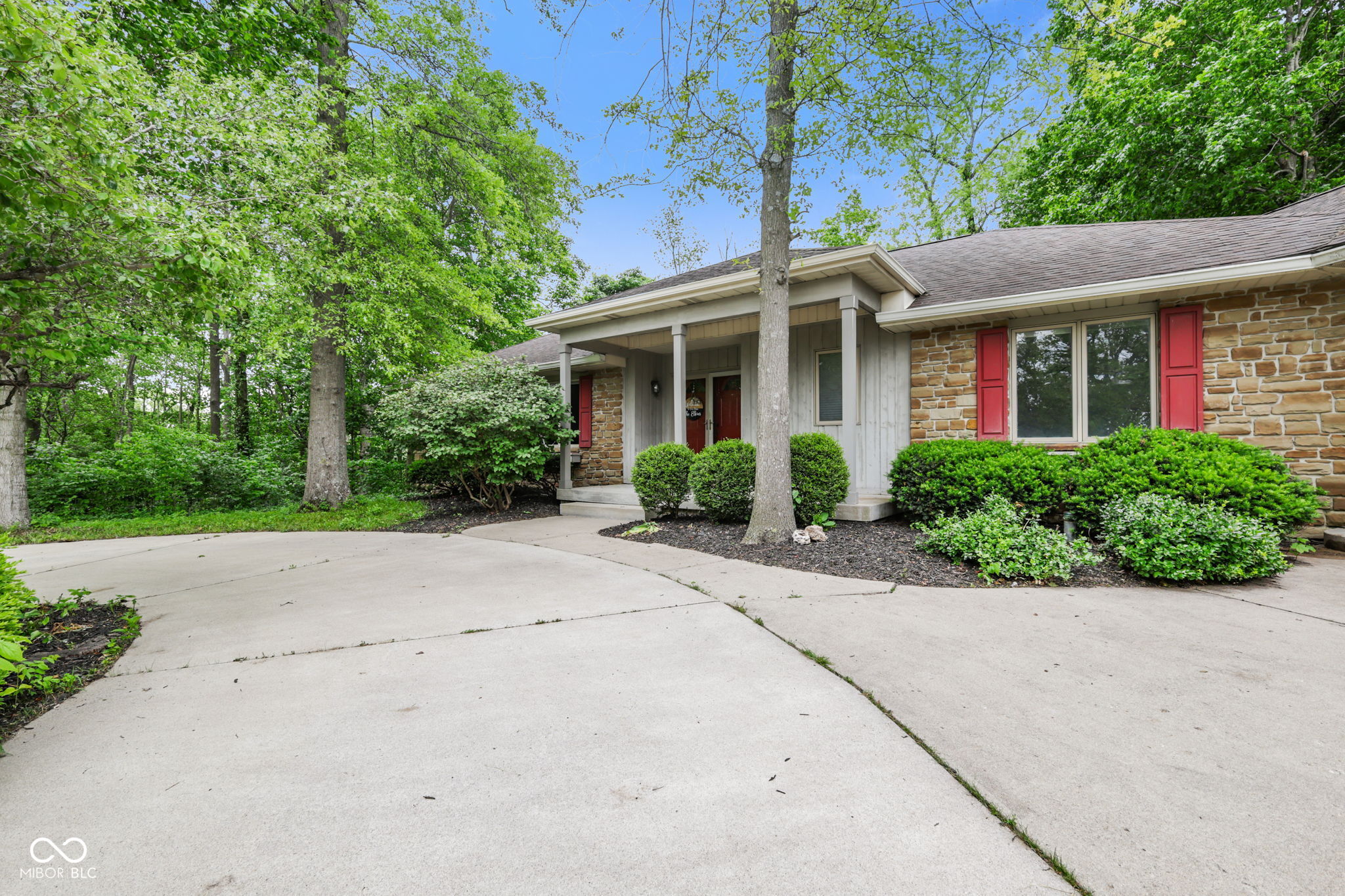 4568 N State Road 9