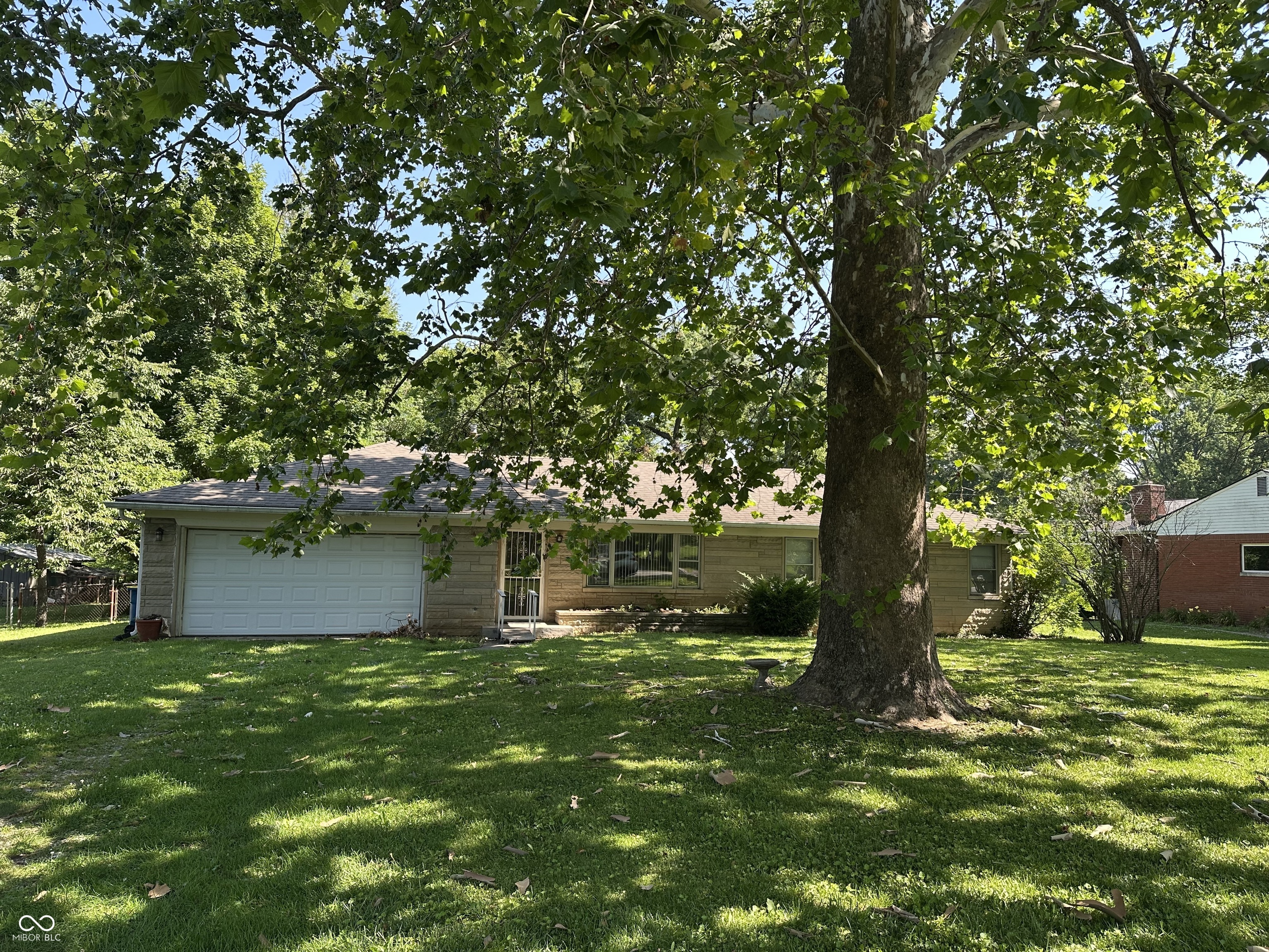 20 E Beechwood