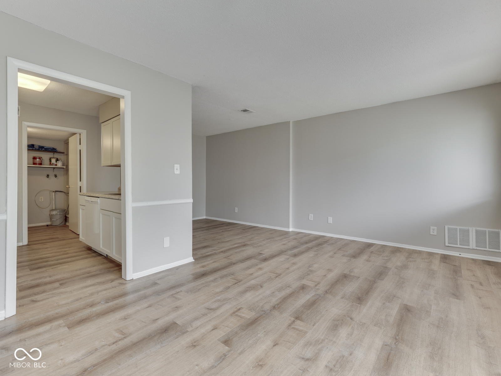 1014 Greenwood Trail E