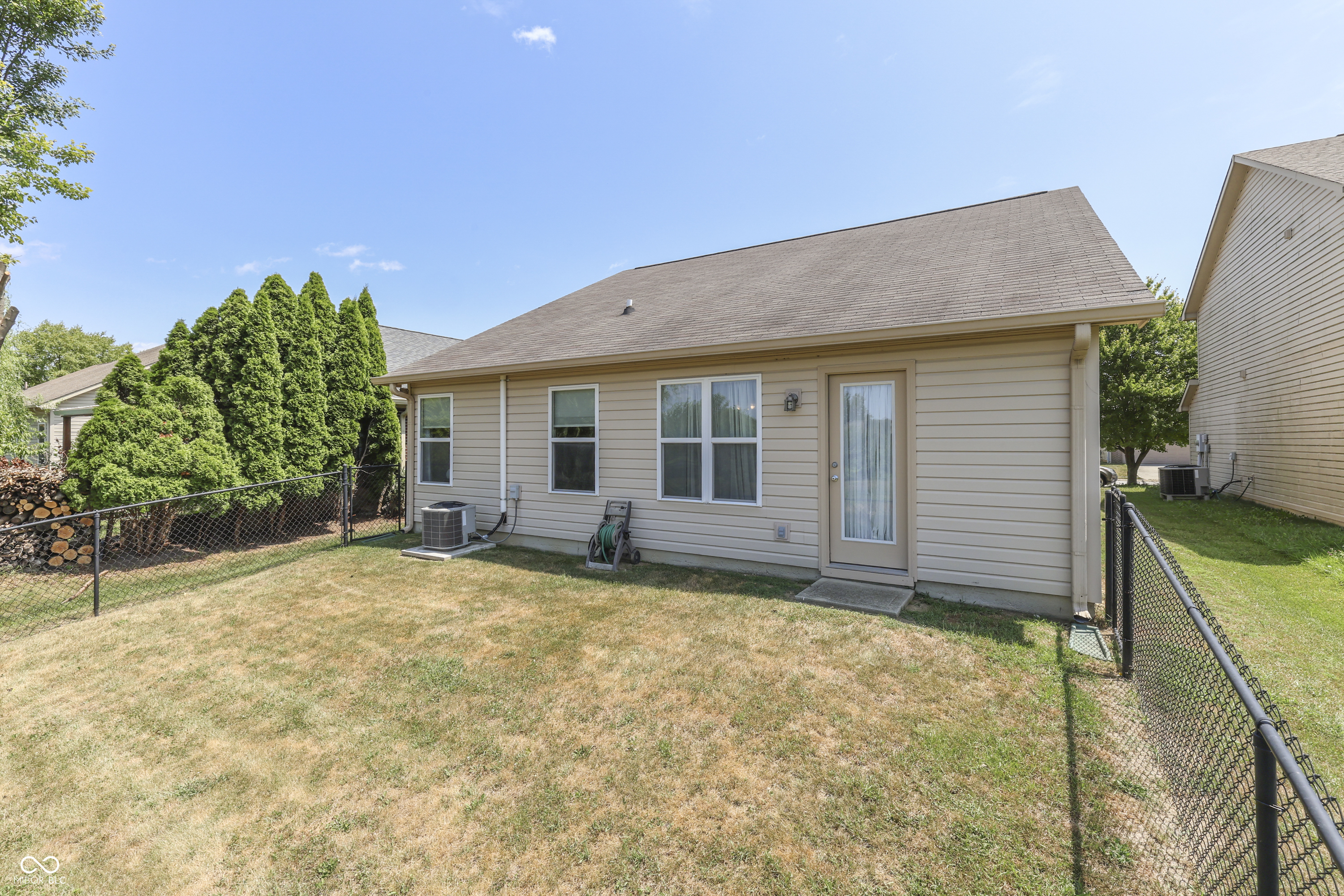 1670 Roundhouse Circle