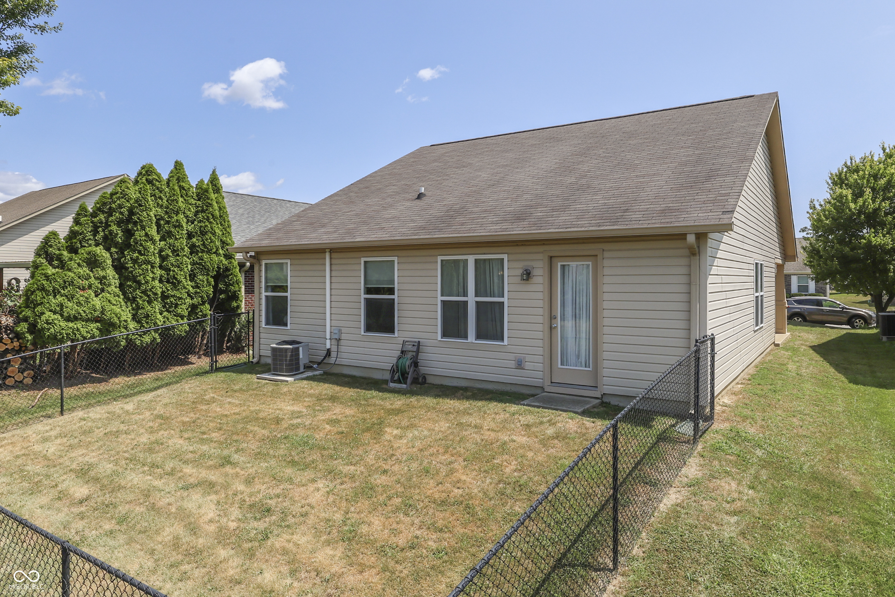 1670 Roundhouse Circle