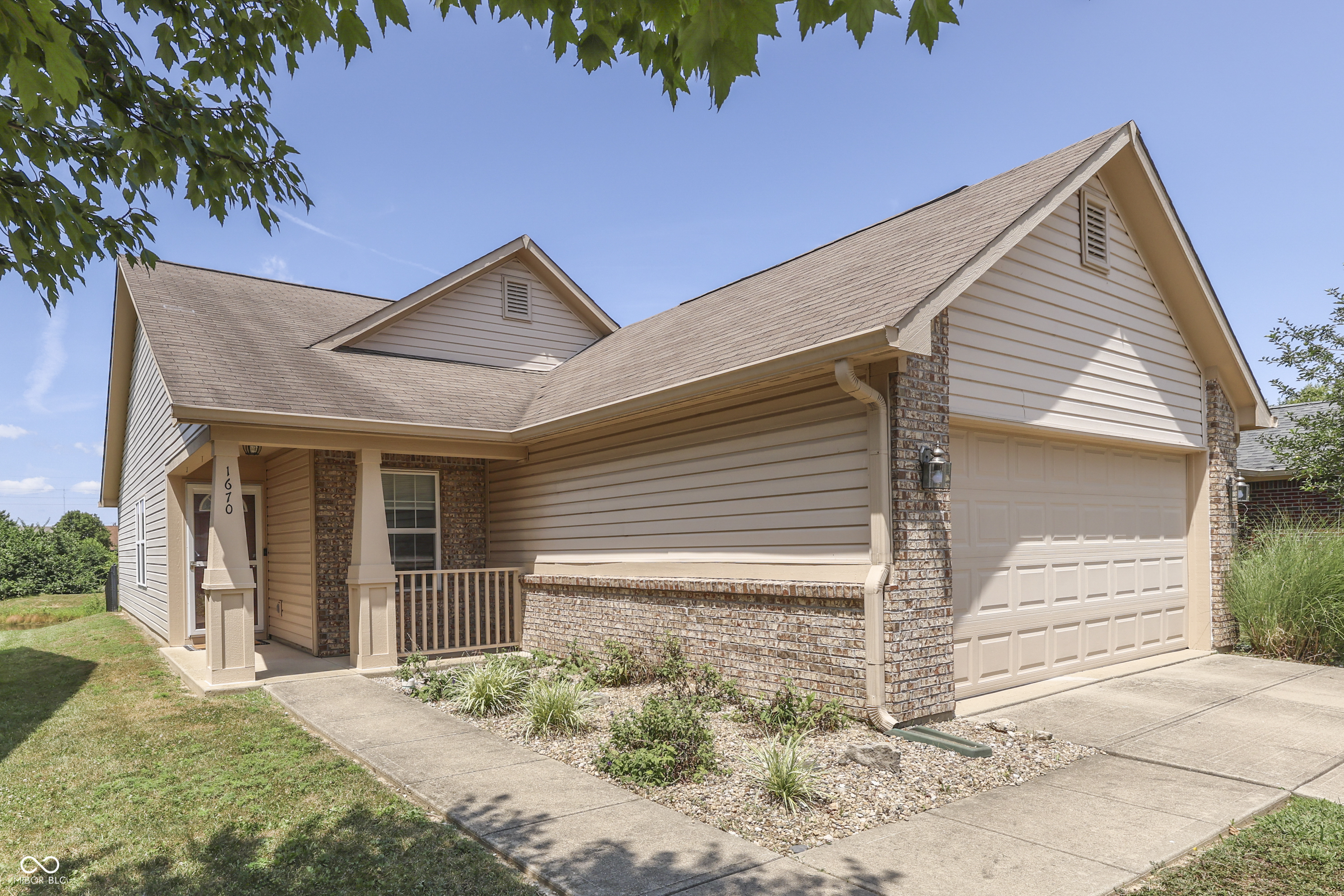 1670 Roundhouse Circle