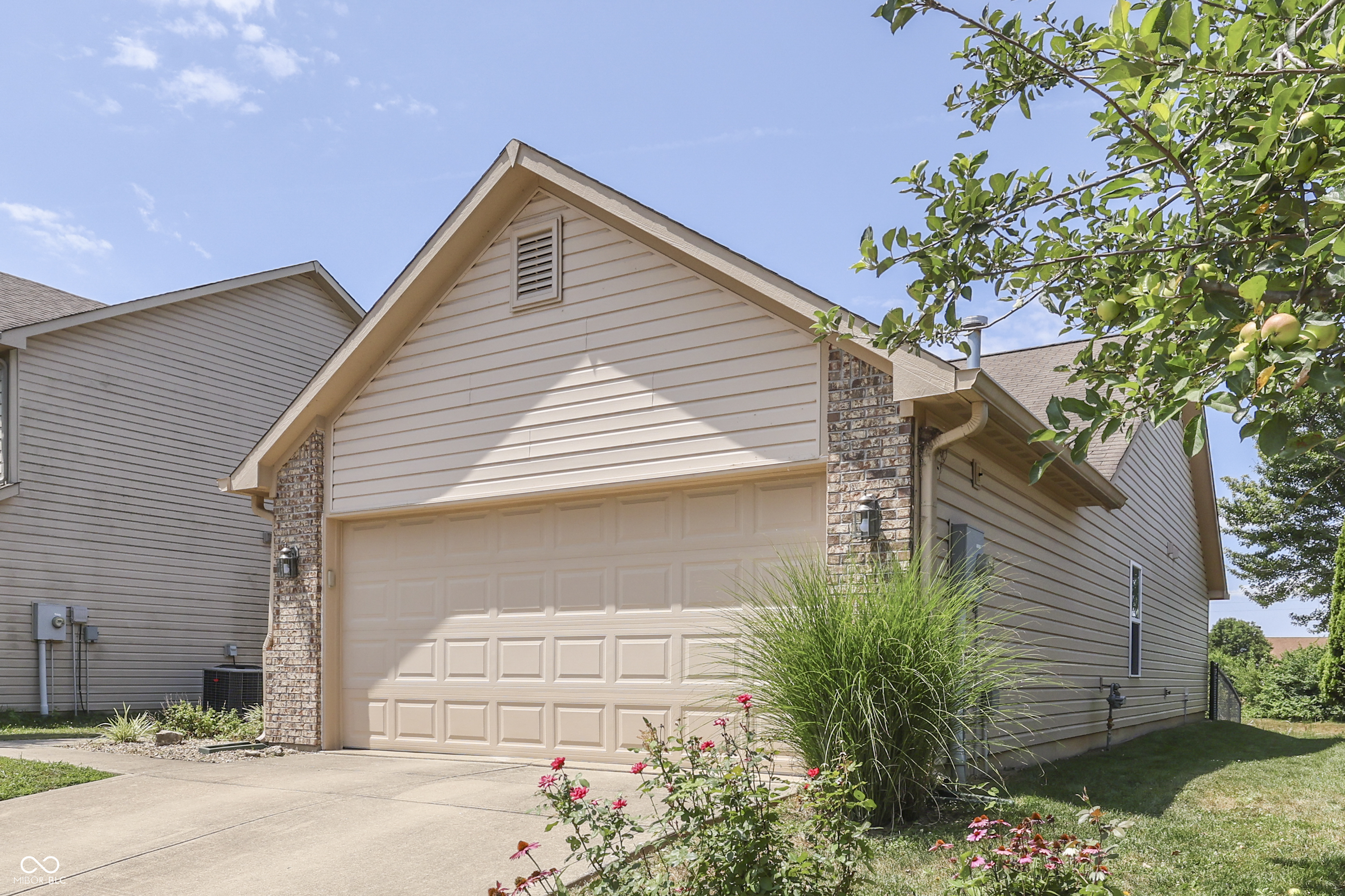 1670 Roundhouse Circle