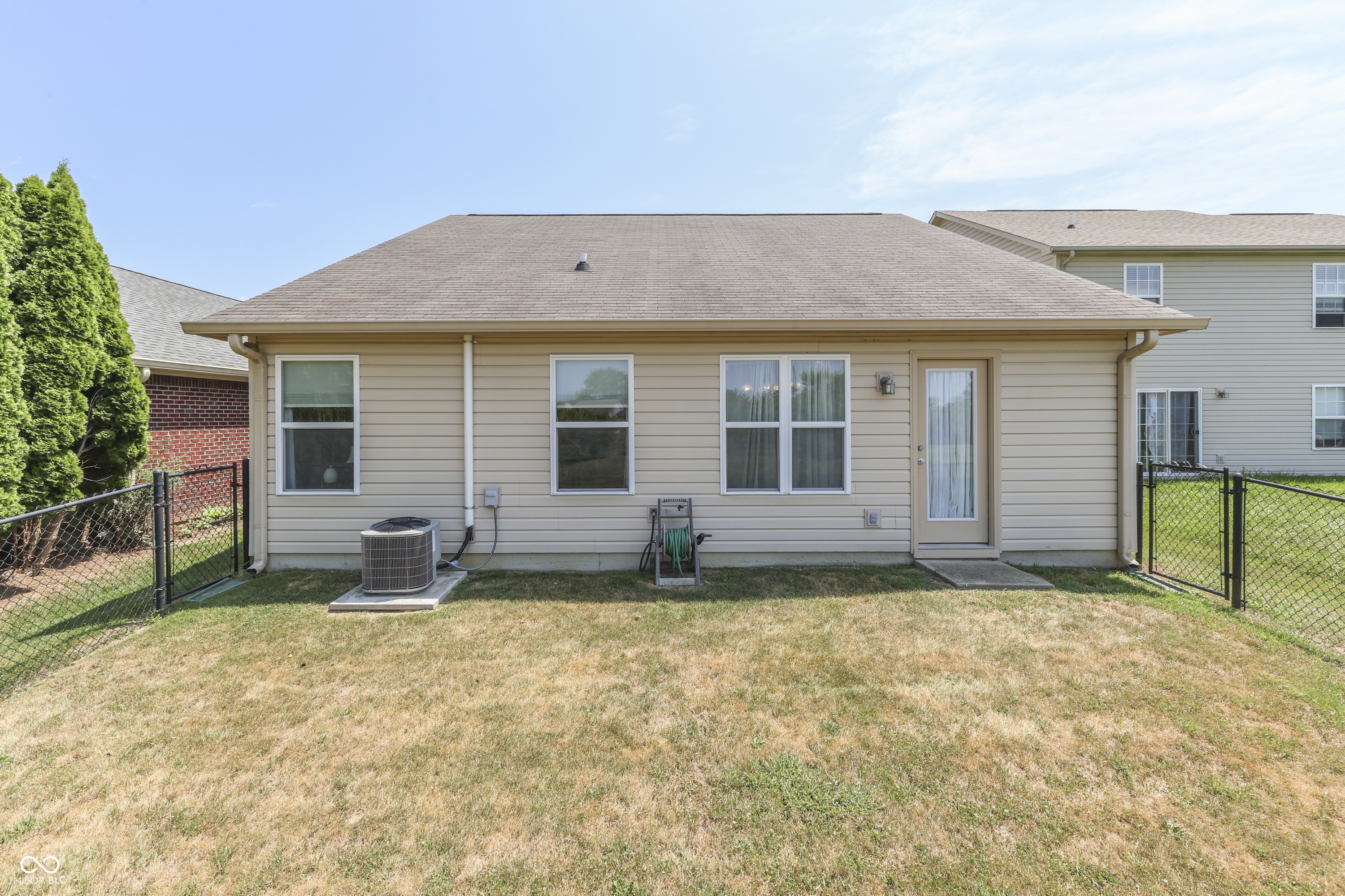 1670 Roundhouse Circle