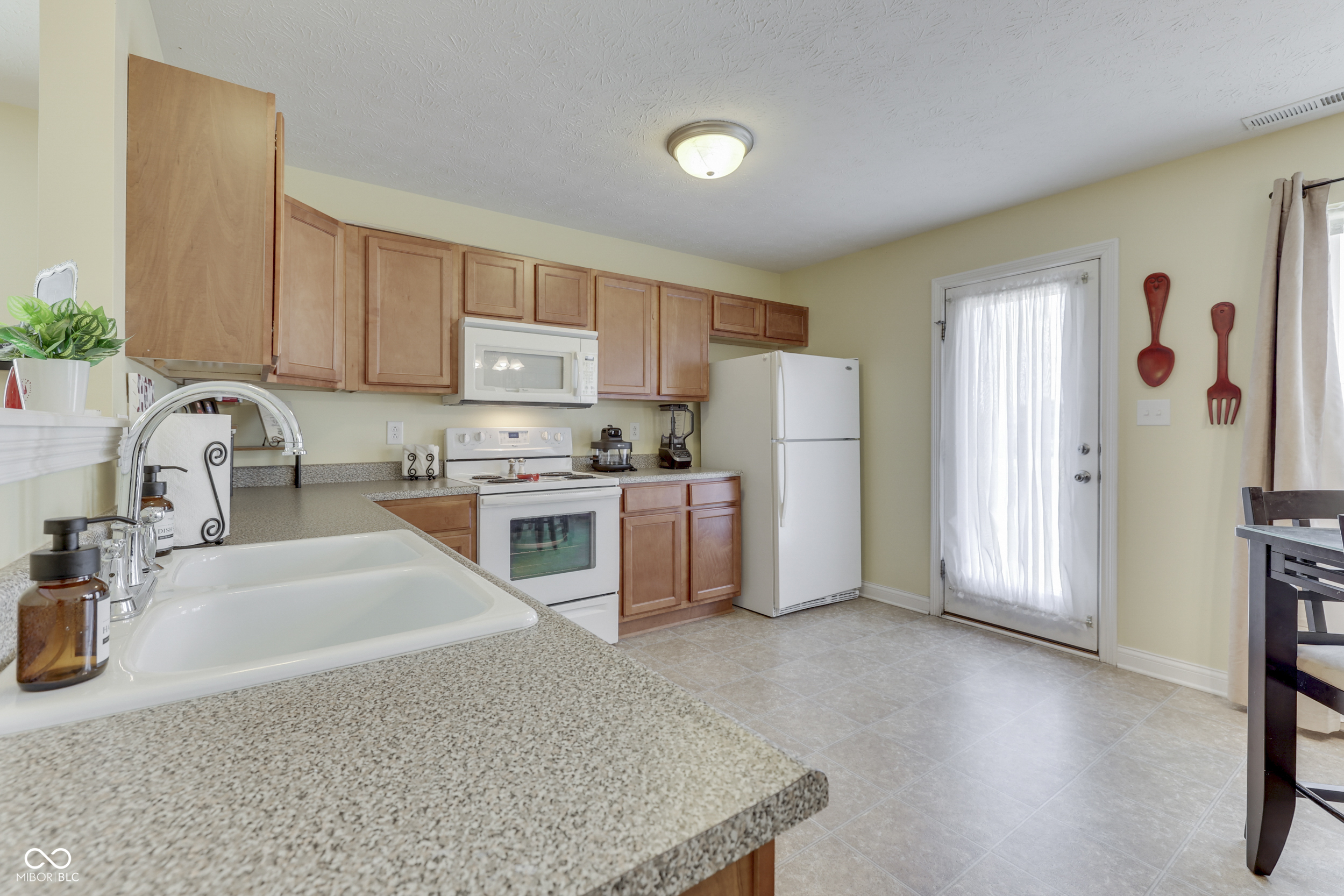 1670 Roundhouse Circle