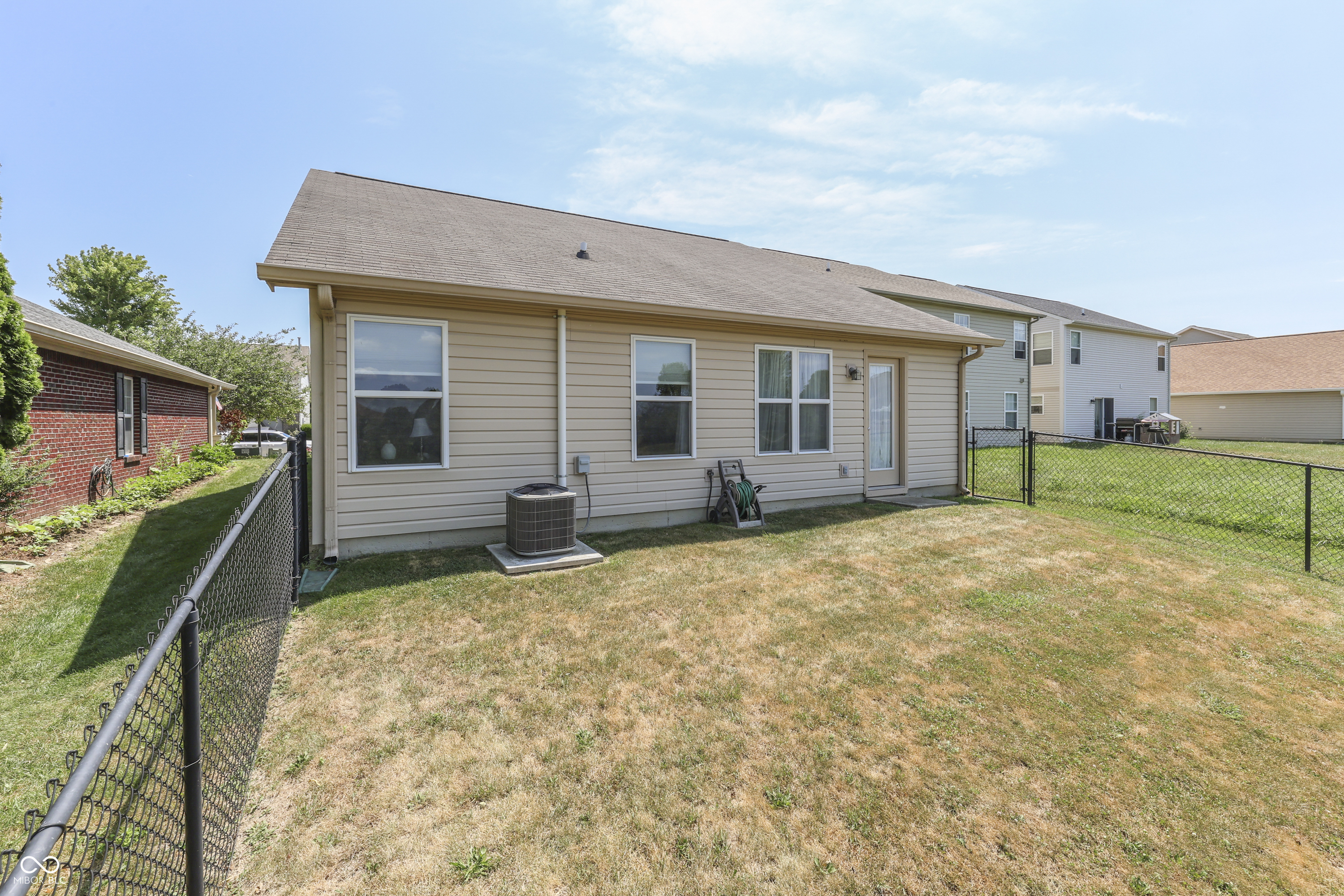 1670 Roundhouse Circle