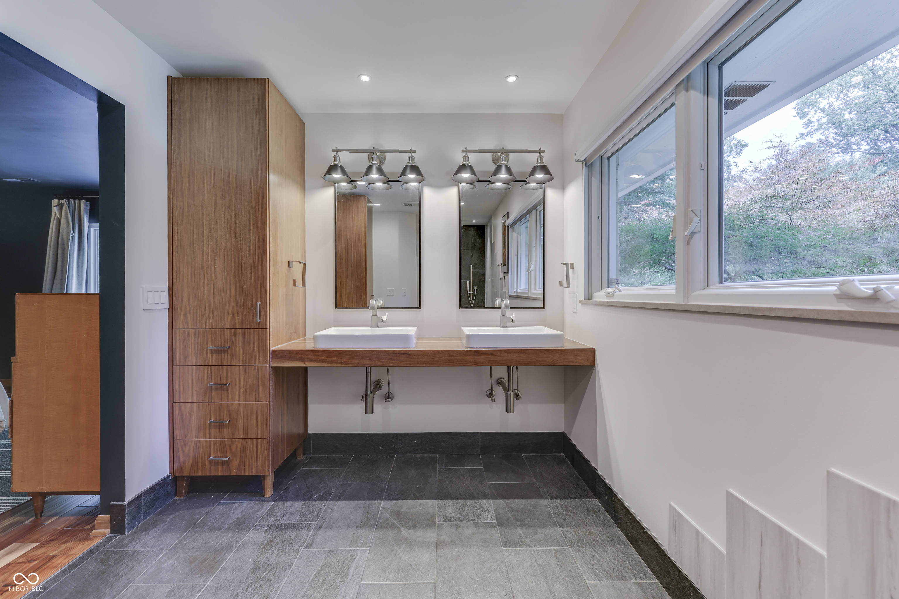 39 Highland Manor Court N