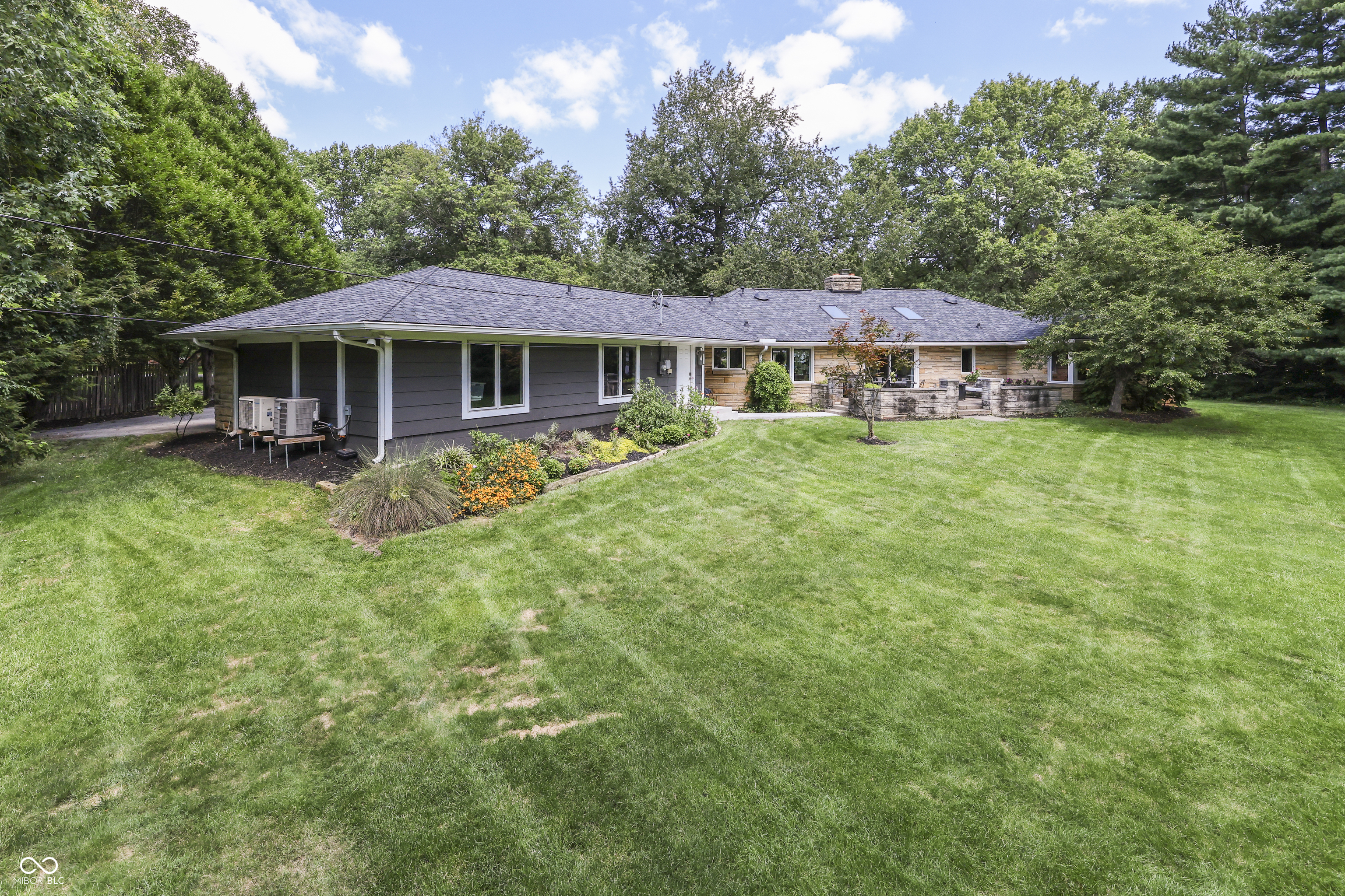 39 Highland Manor Court N