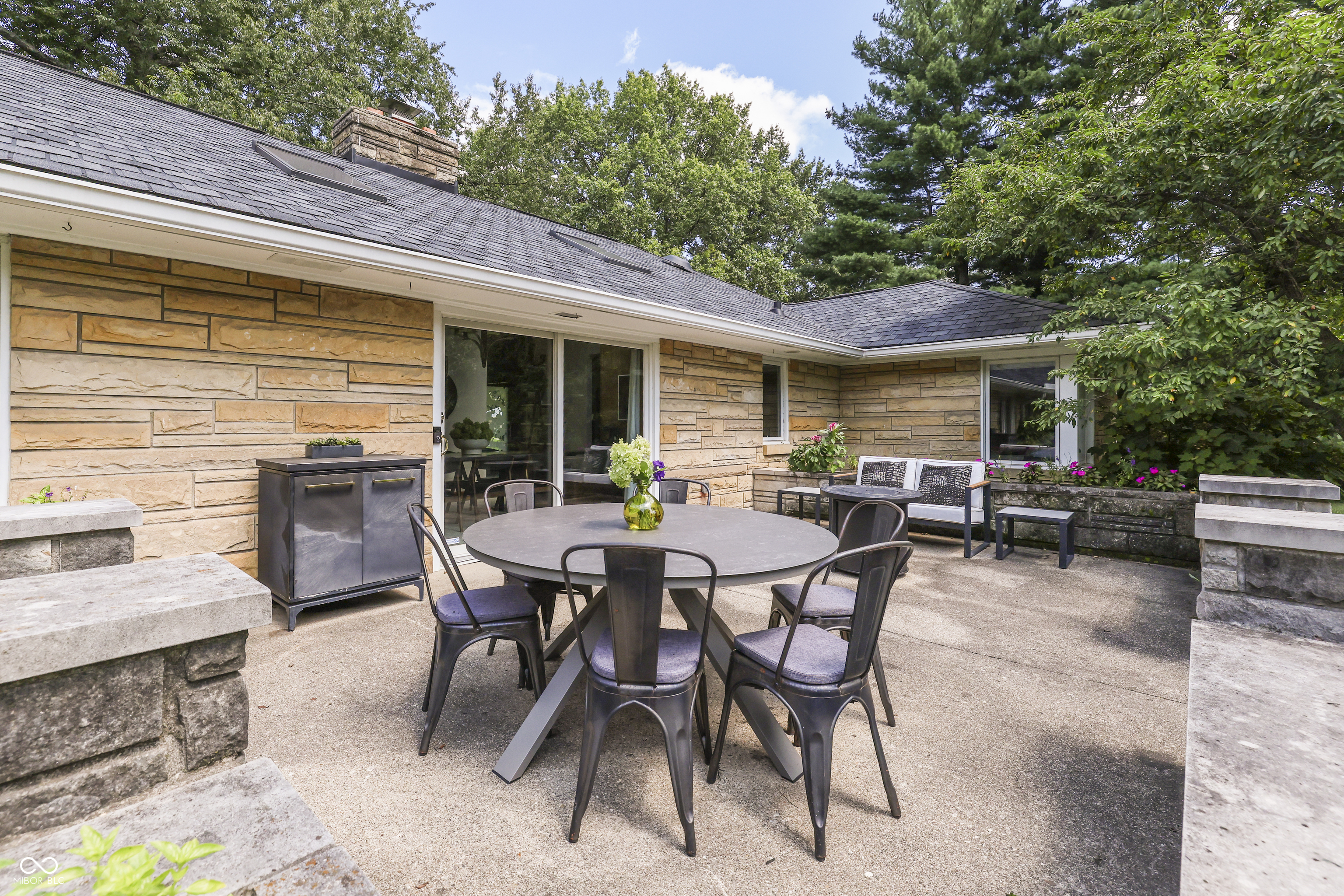 39 Highland Manor Court N