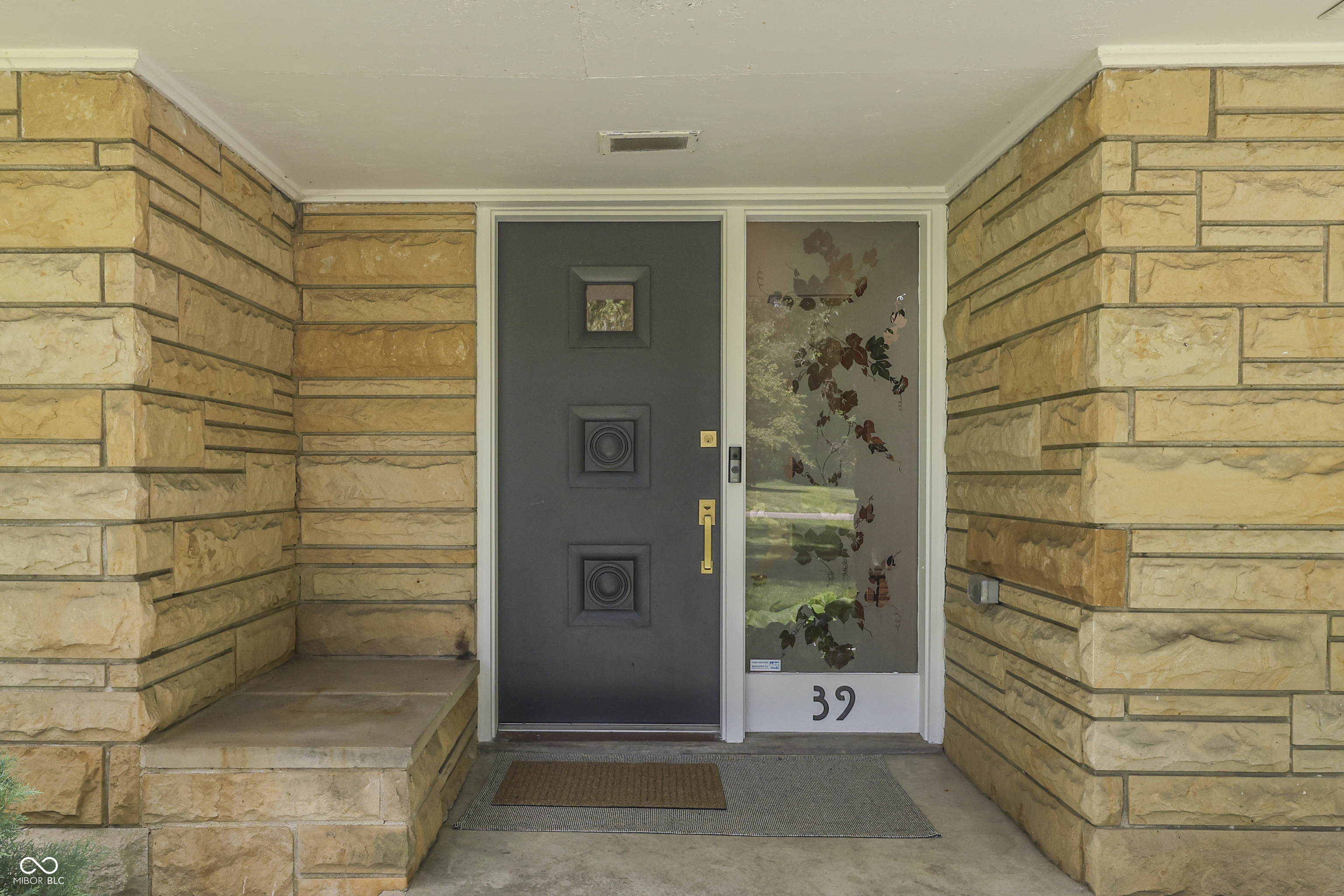 39 Highland Manor Court N