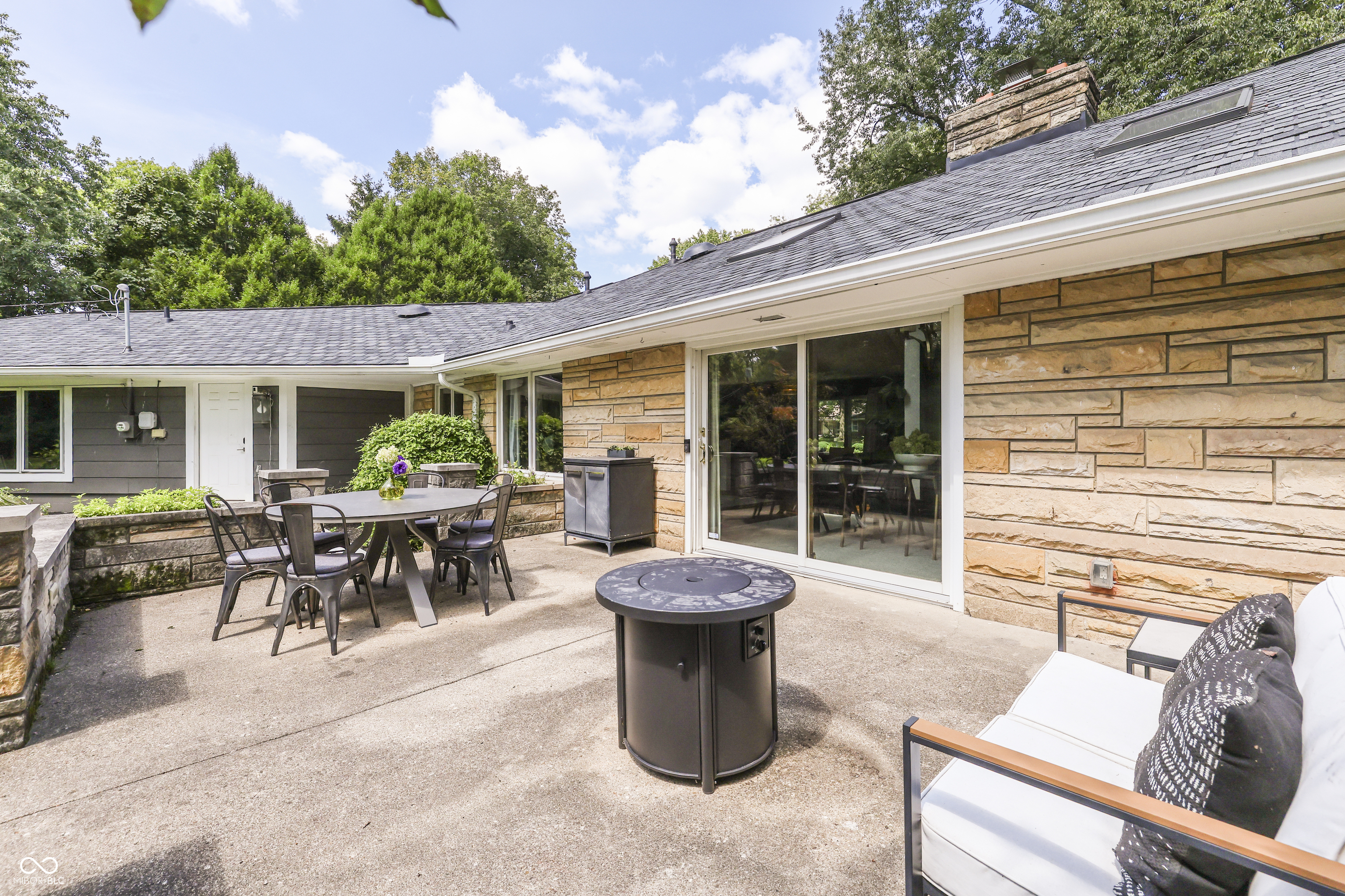 39 Highland Manor Court N