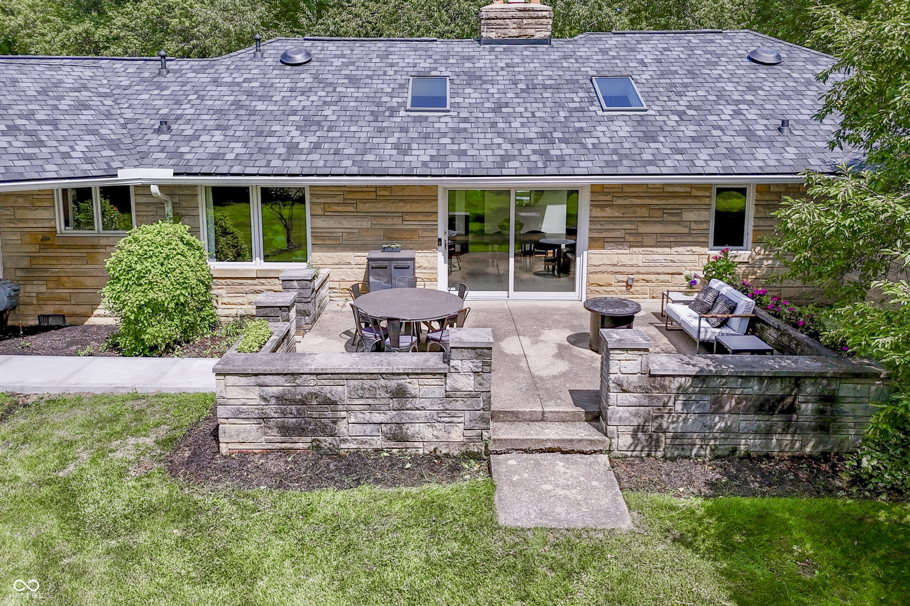 39 Highland Manor Court N
