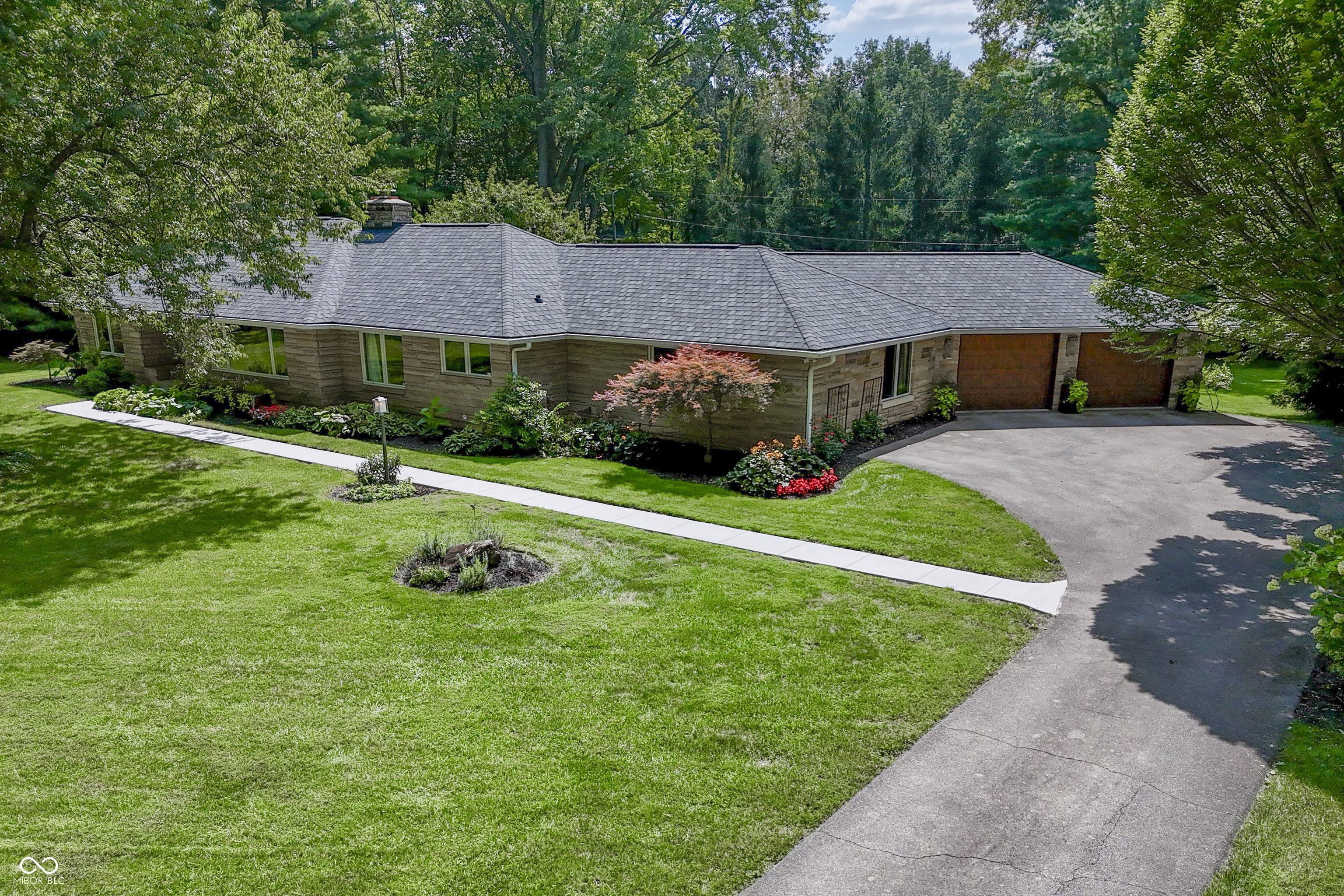 39 Highland Manor Court N