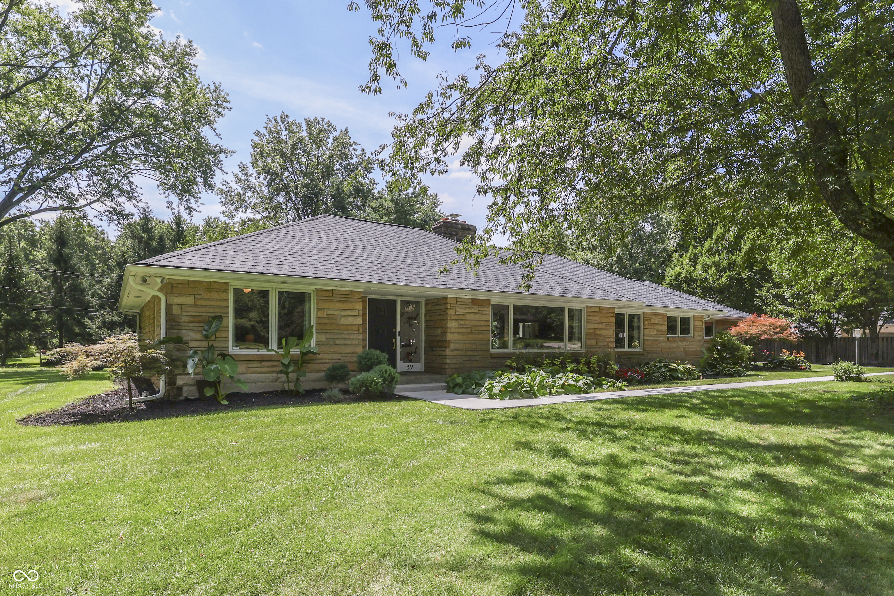 39 Highland Manor Court N