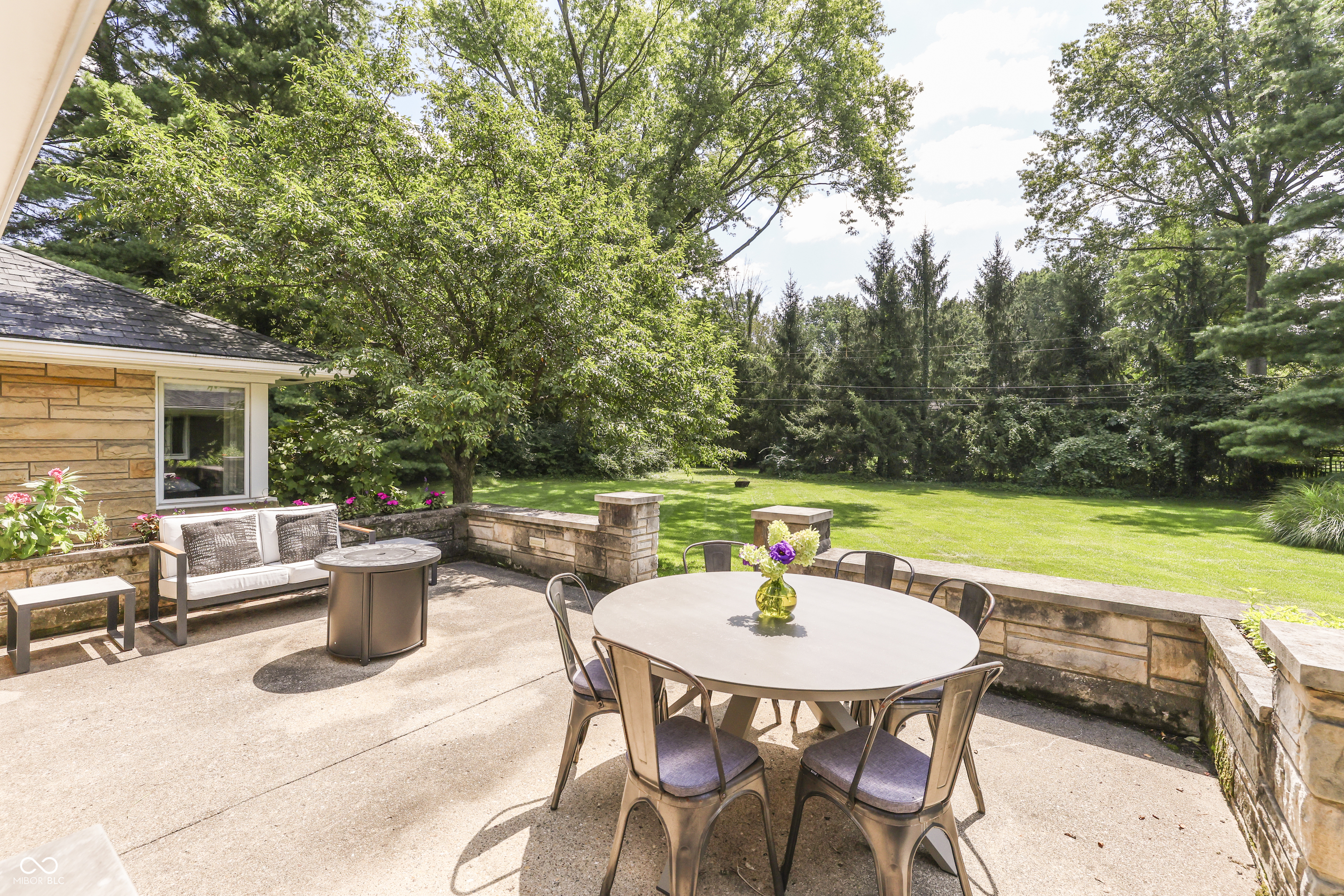 39 Highland Manor Court N
