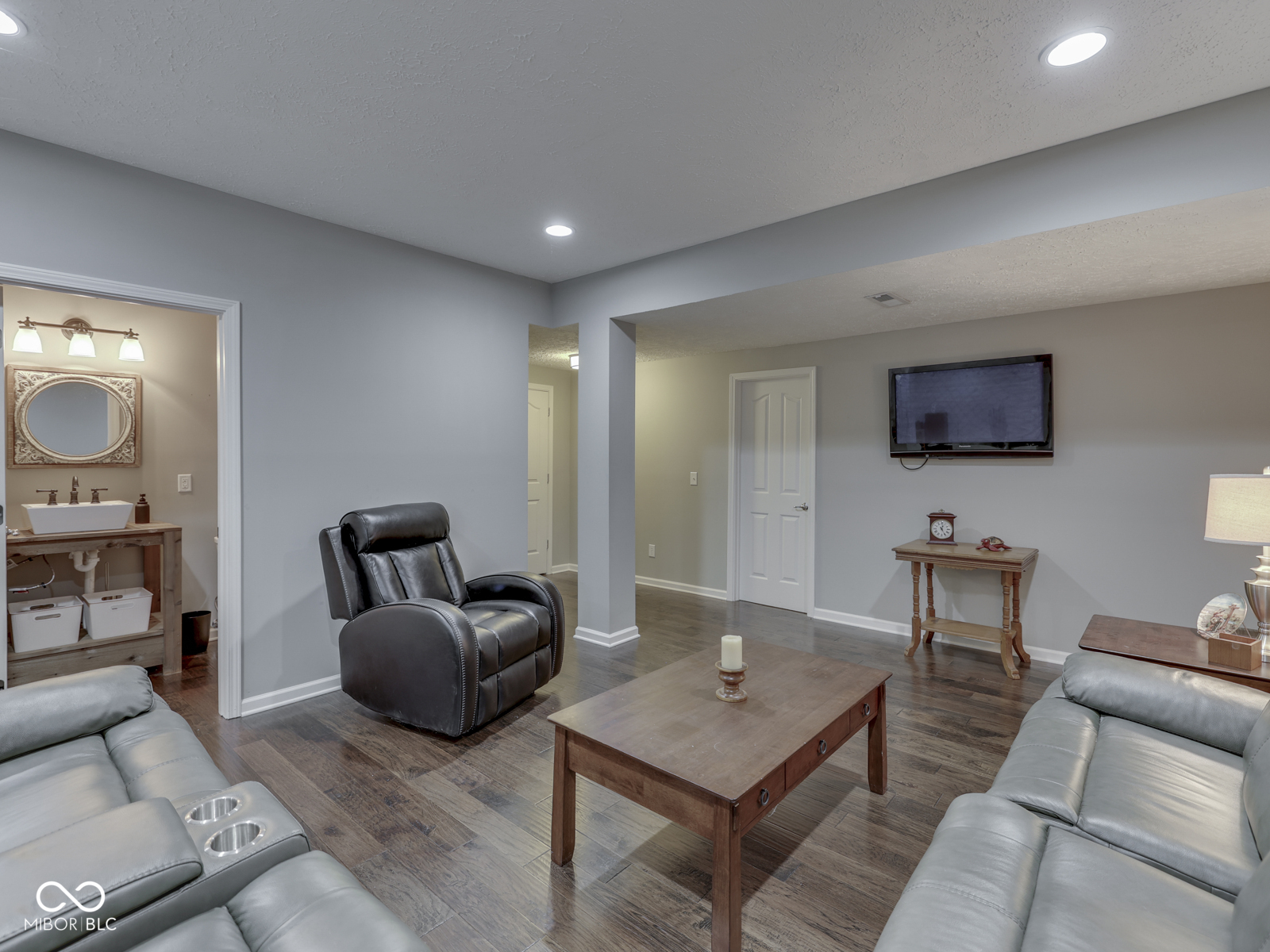 526 King Fisher Drive