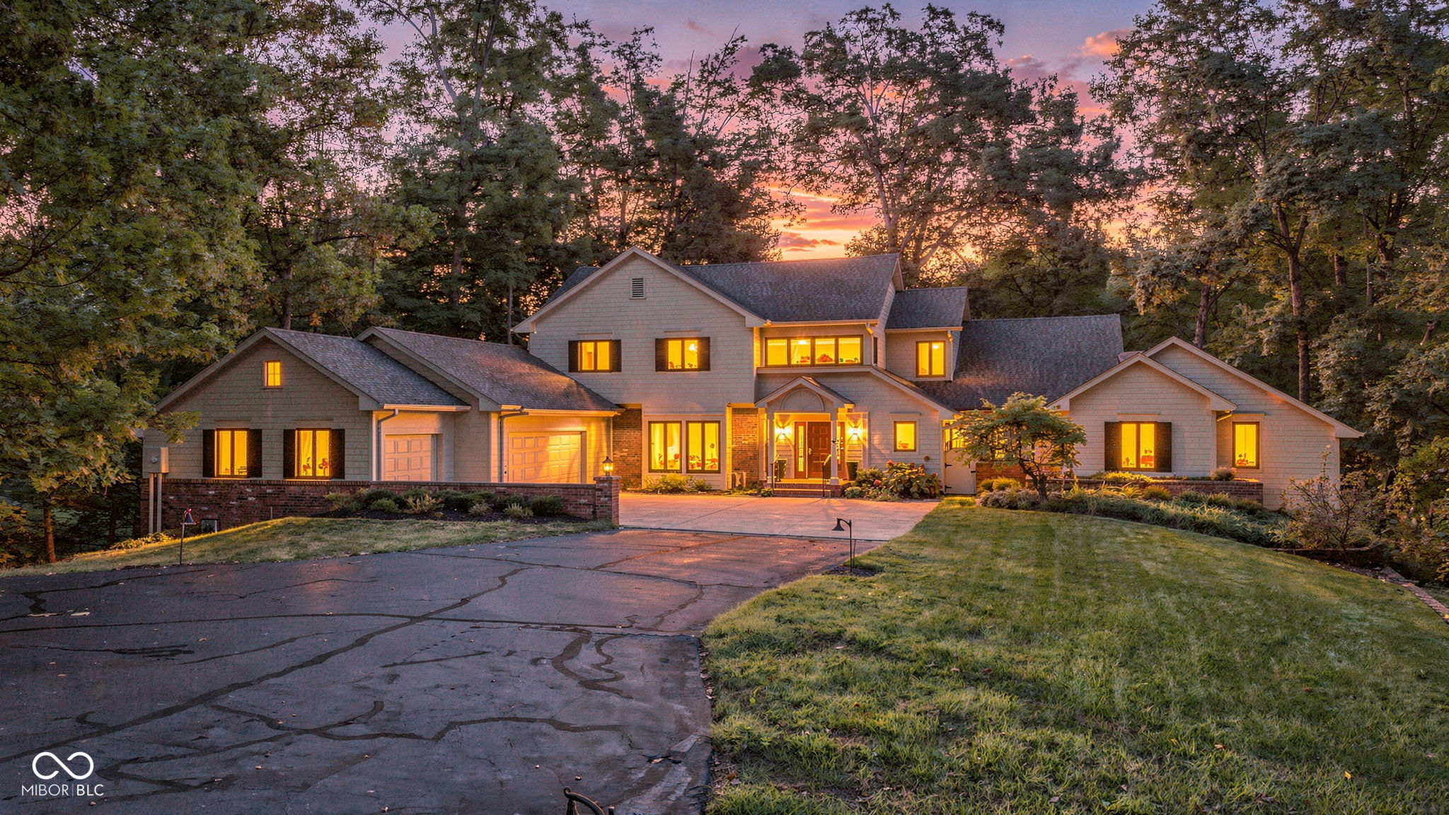 3609 N Devon Drive