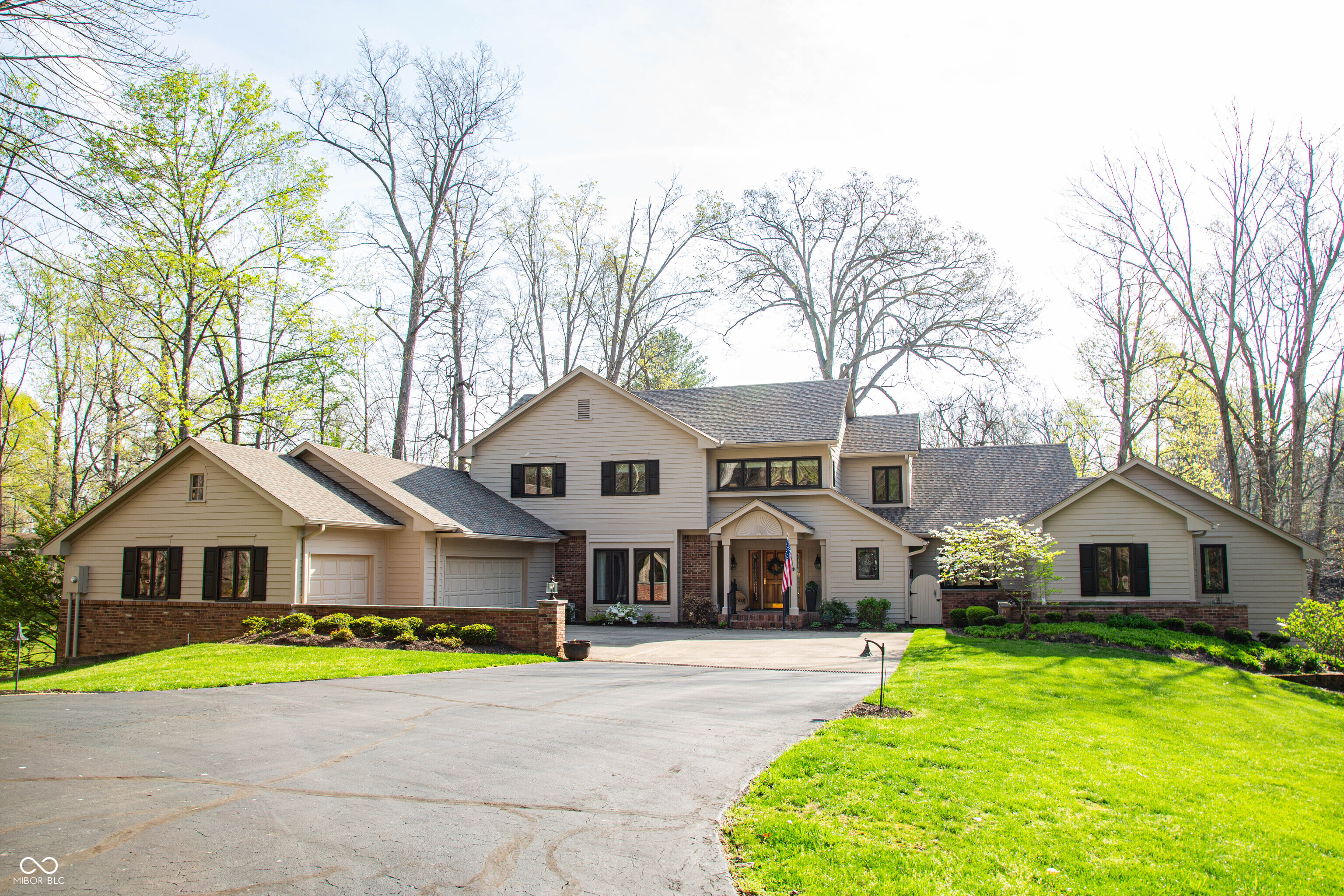 3609 N Devon Drive