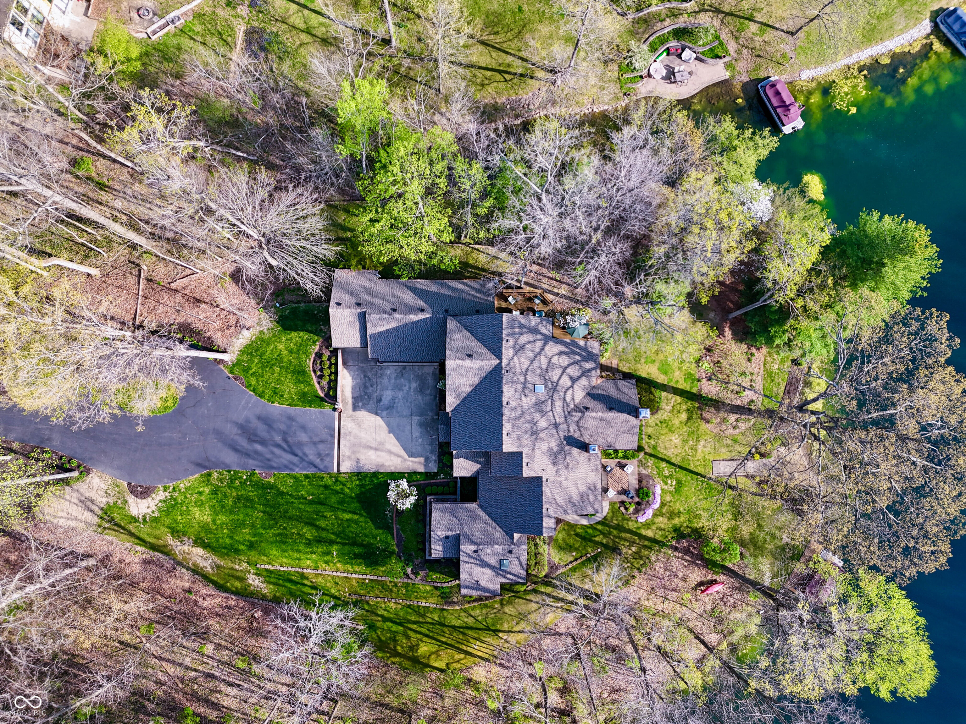 3609 N Devon Drive