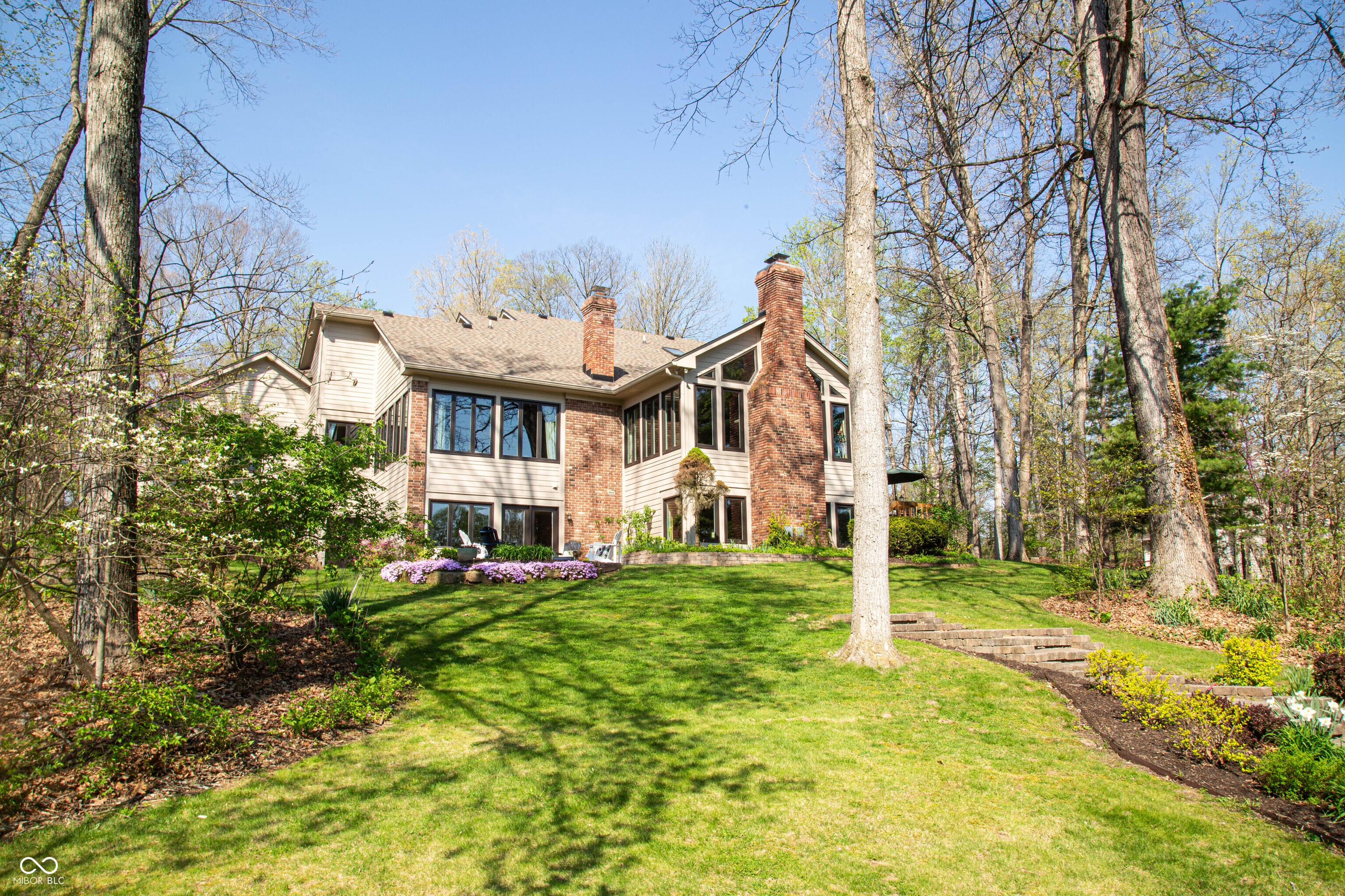 3609 N Devon Drive