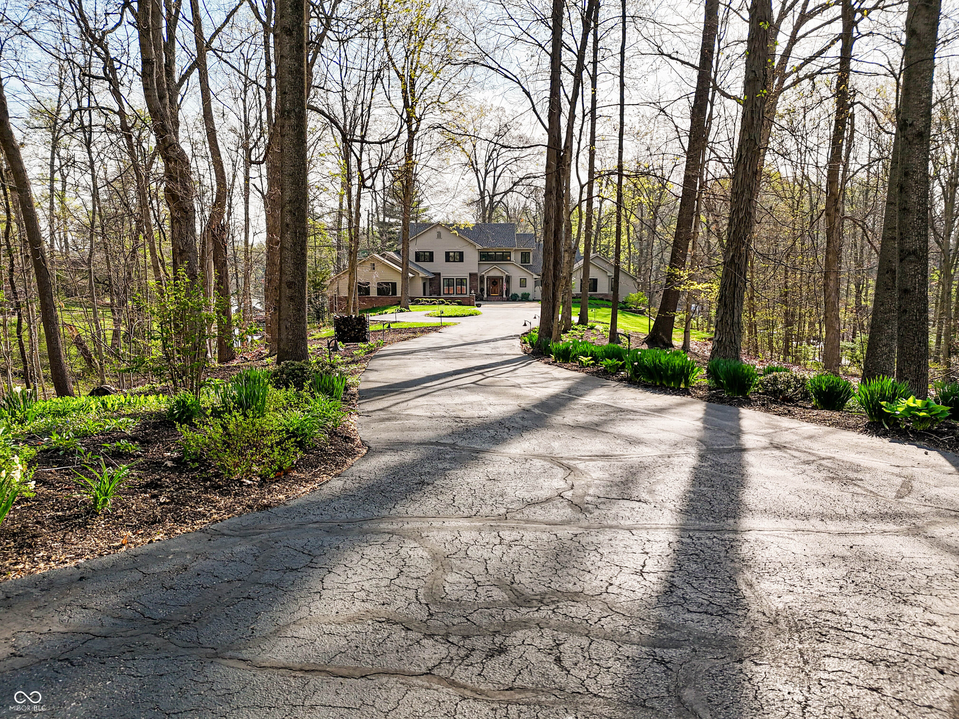 3609 N Devon Drive