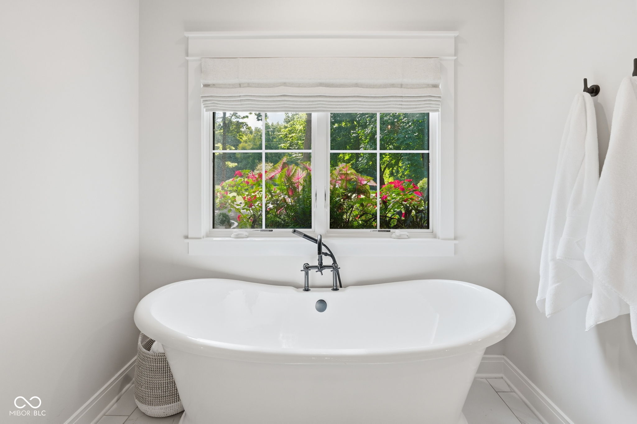8635 Auburn Ridge
