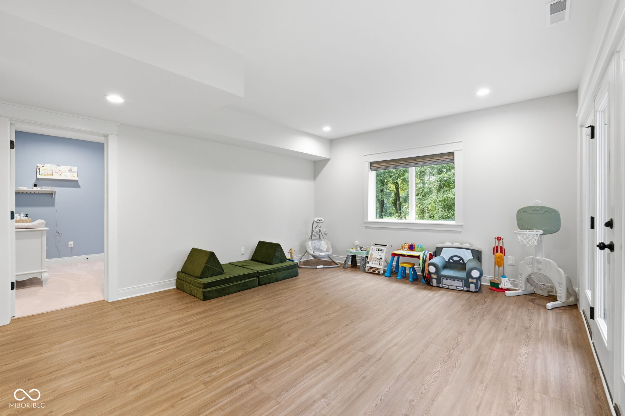 8635 Auburn Ridge