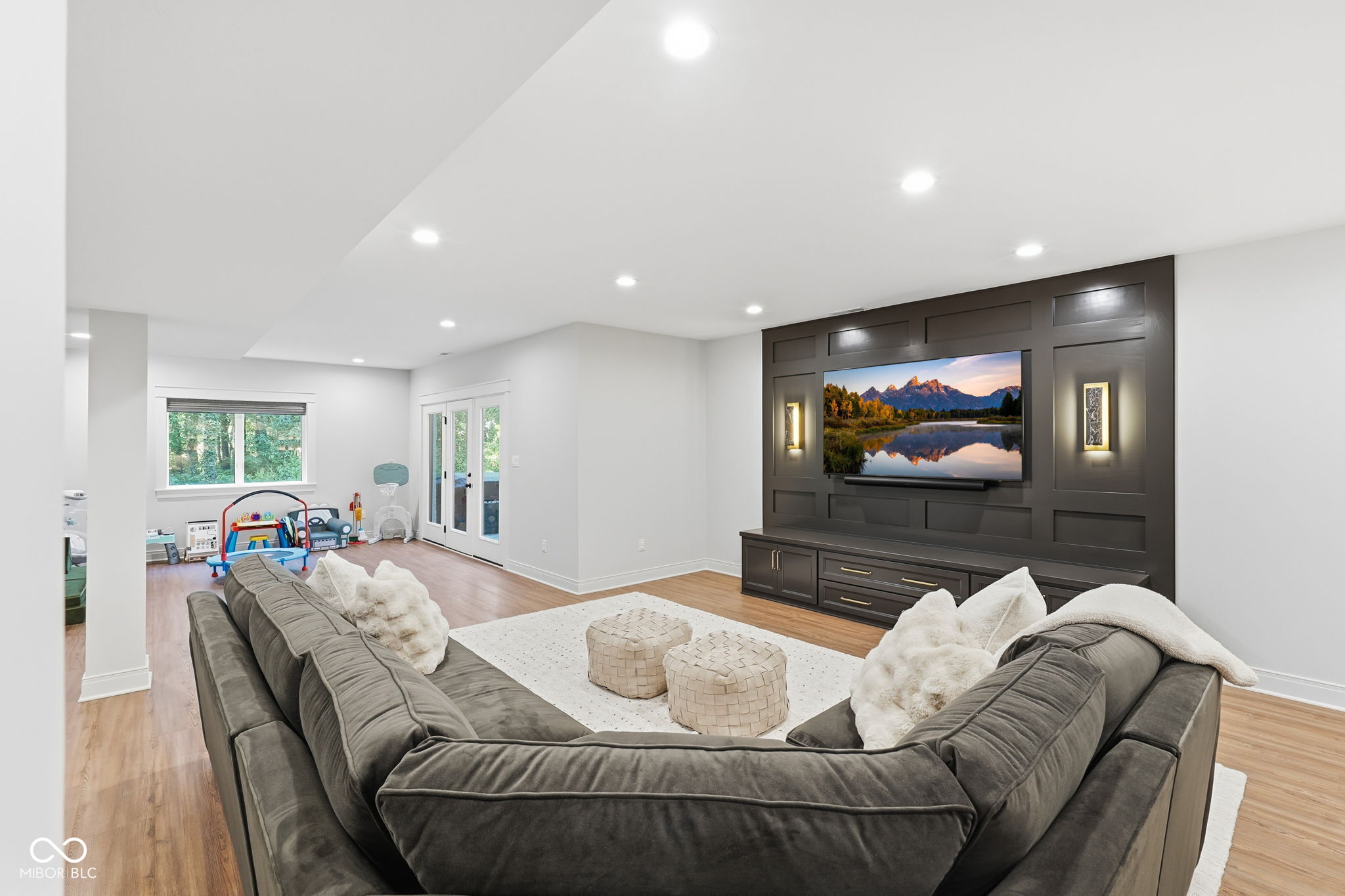 8635 Auburn Ridge