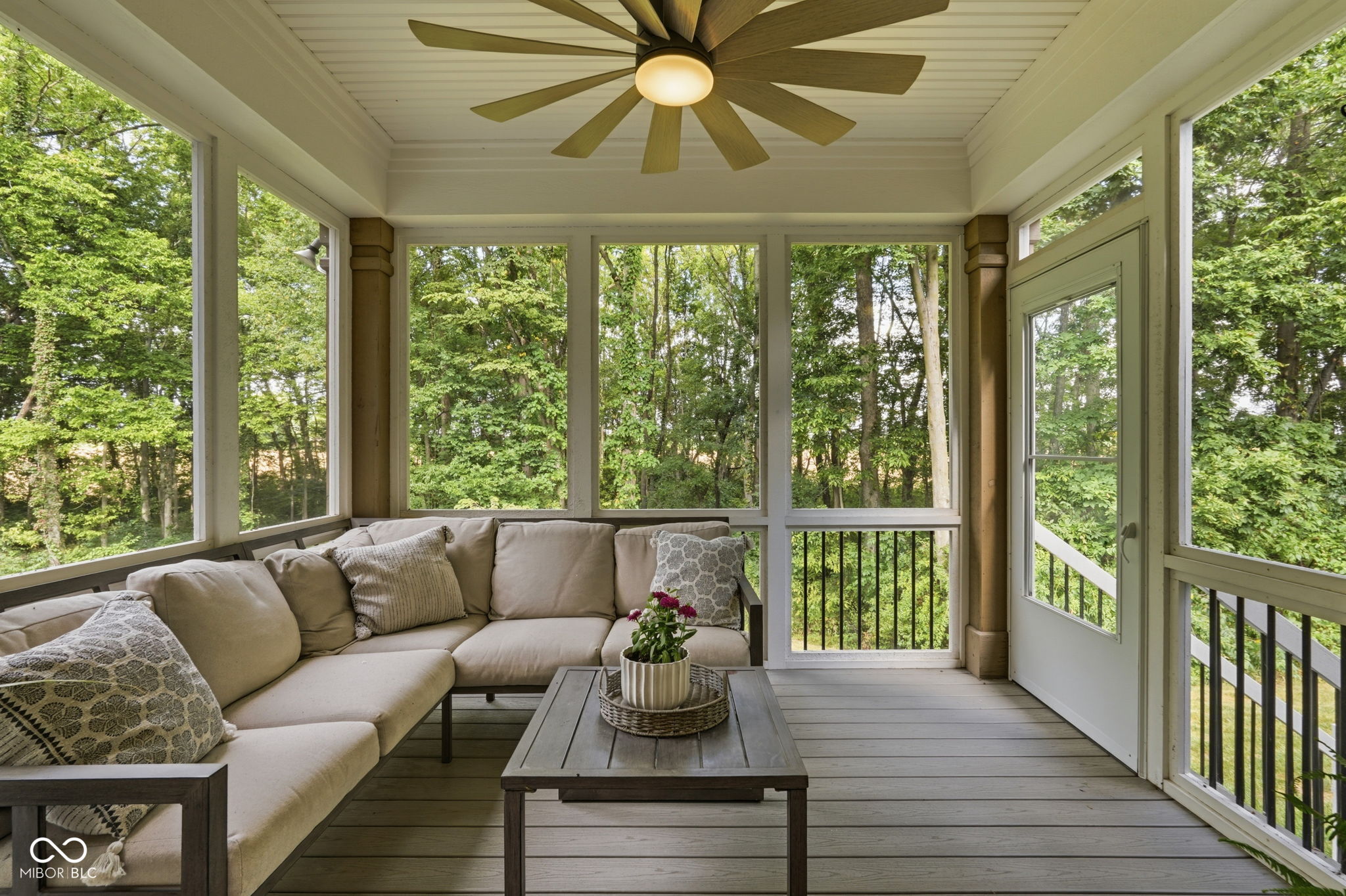 8635 Auburn Ridge