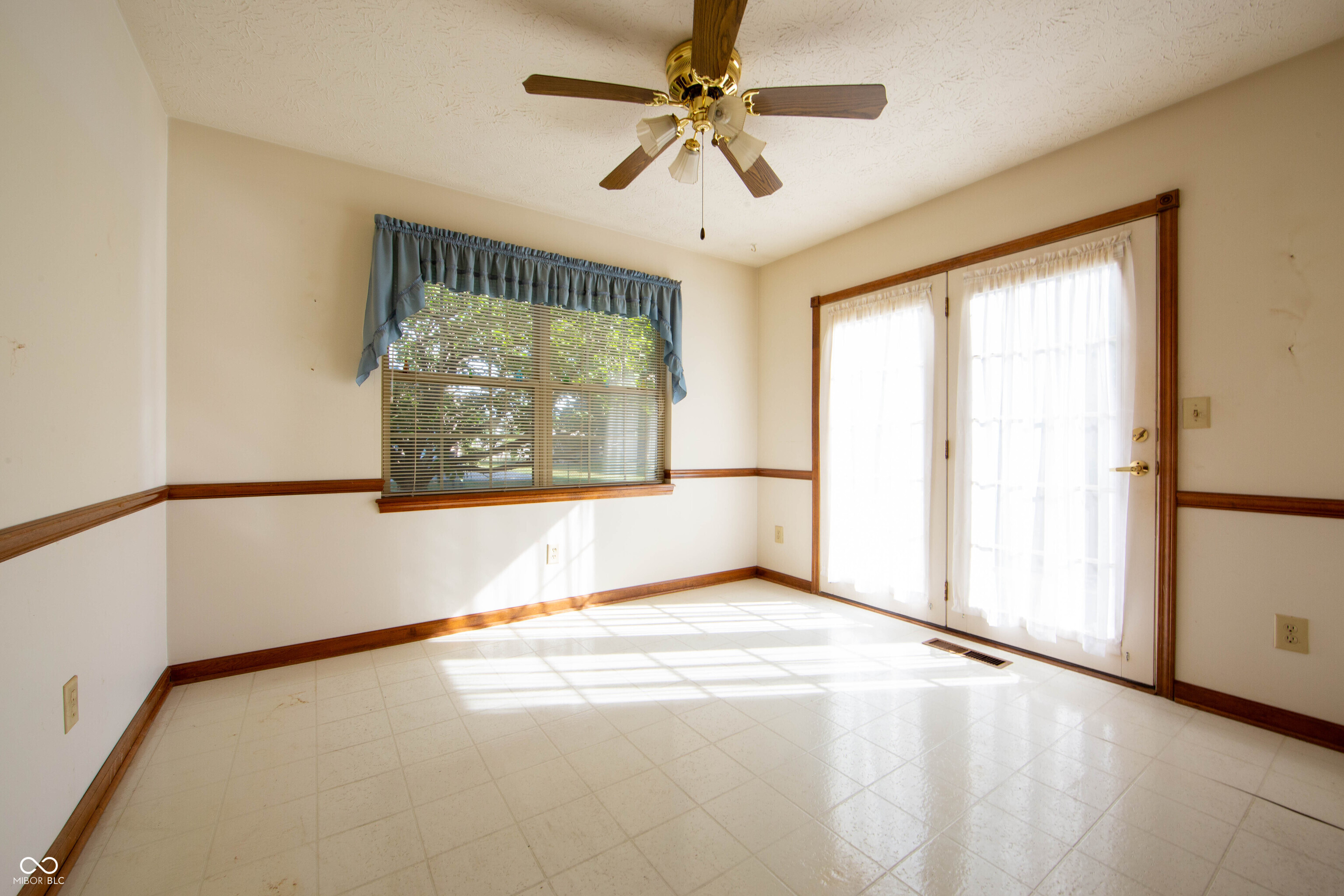 1625 Black Oak Lane