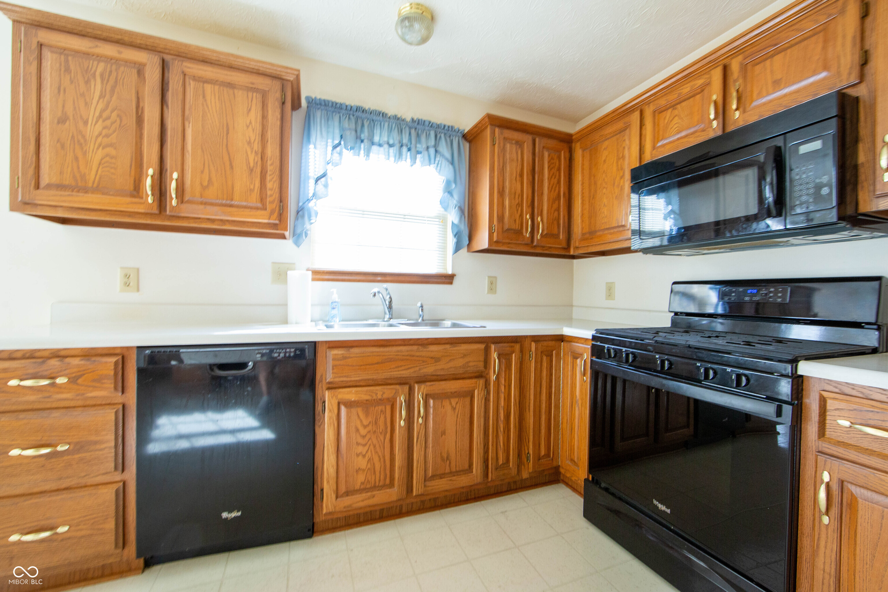 1625 Black Oak Lane