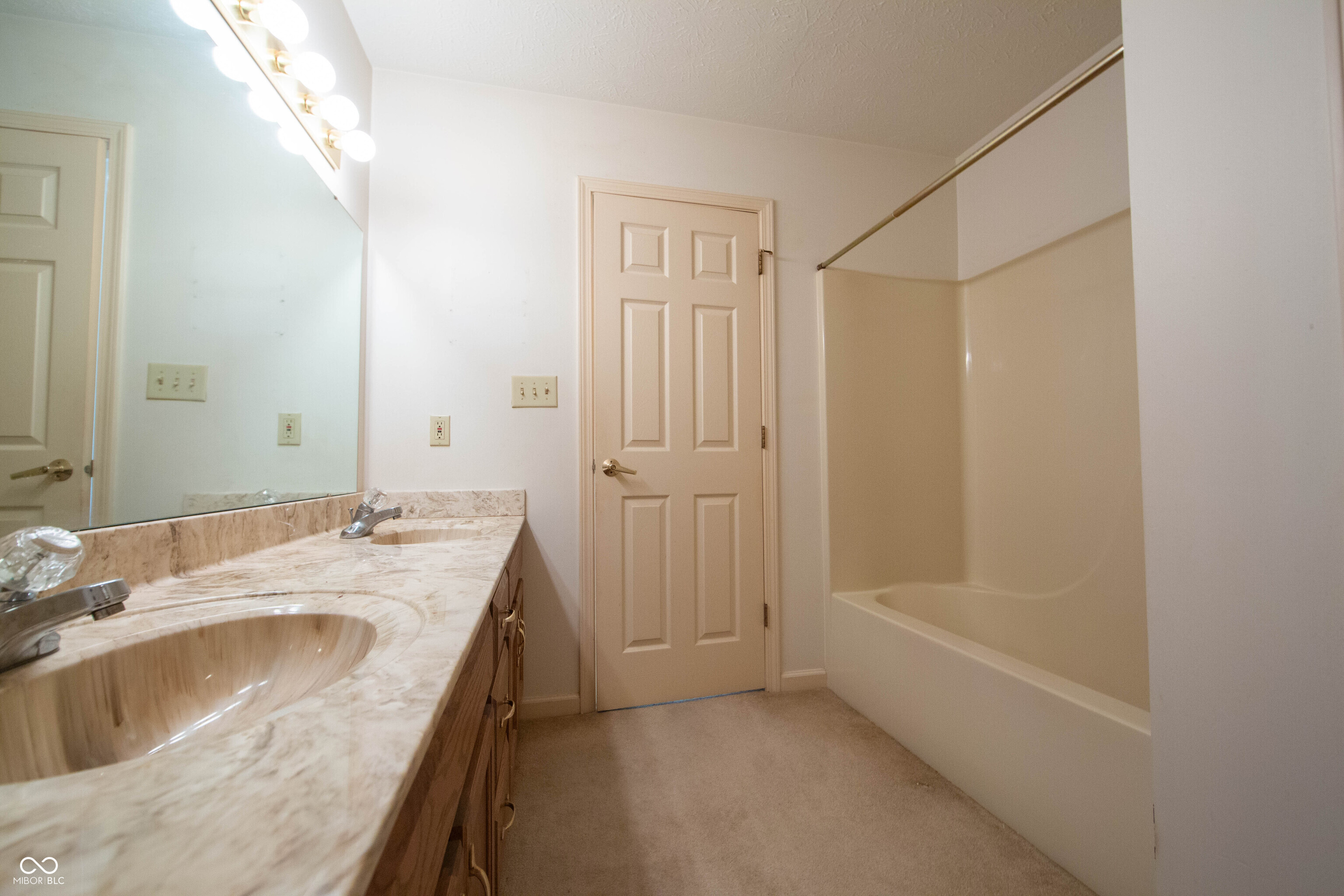 1625 Black Oak Lane