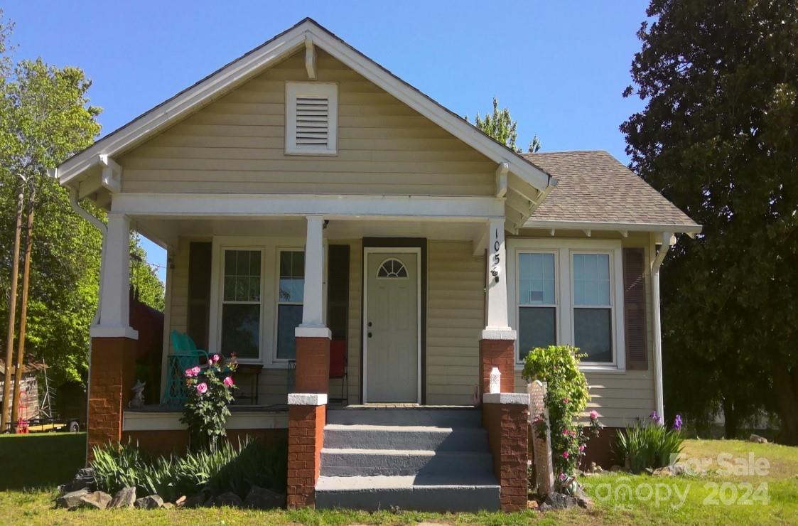 105 Frank Avenue NE